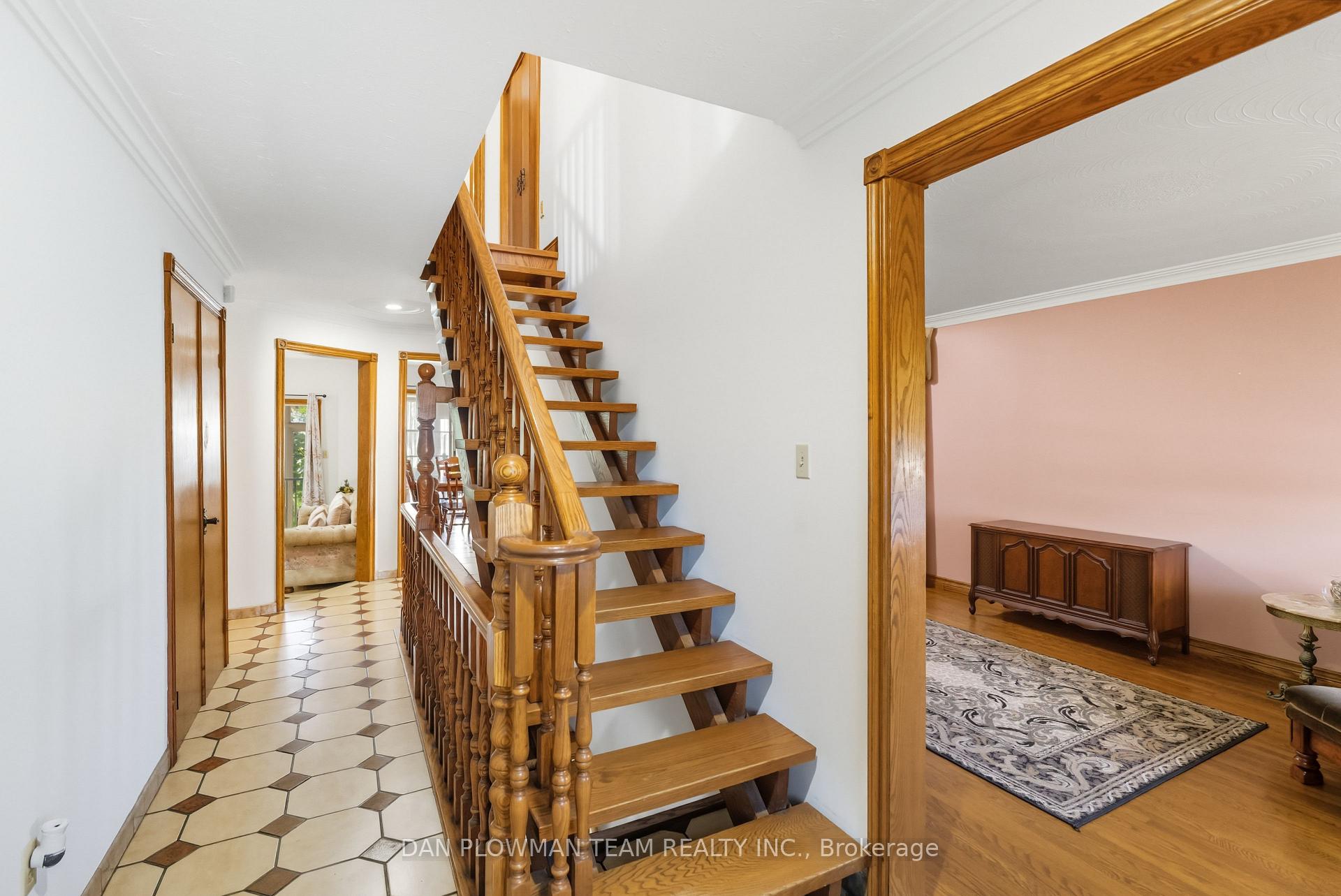 Photo 9 of 292 Gibbons Street, Oshawa, McLaughlin — HOMEH