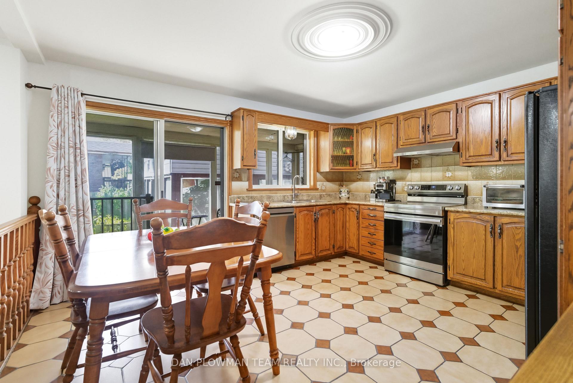 Photo 11 of 292 Gibbons Street, Oshawa, McLaughlin — HOMEH
