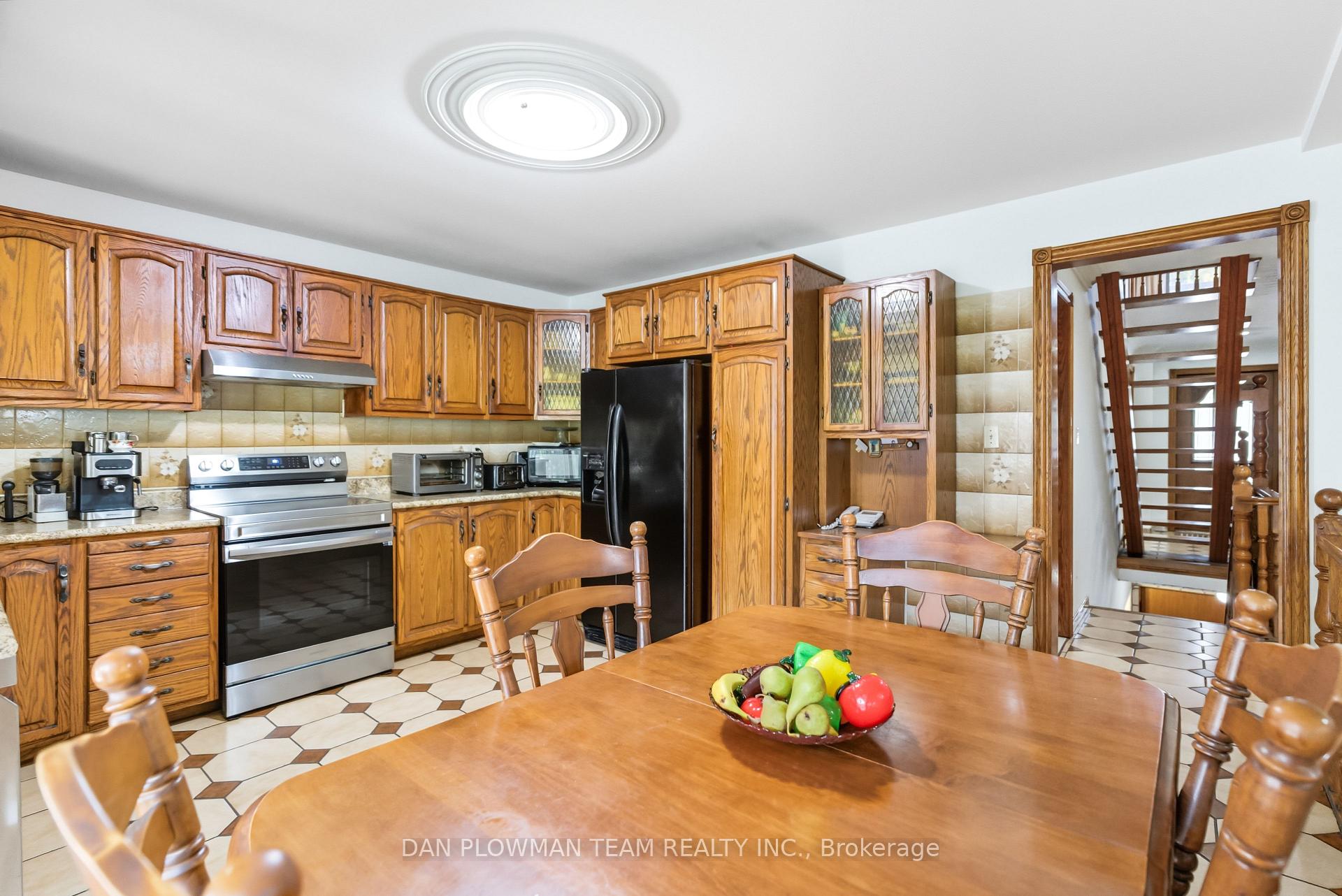 Photo 12 of 292 Gibbons Street, Oshawa, McLaughlin — HOMEH