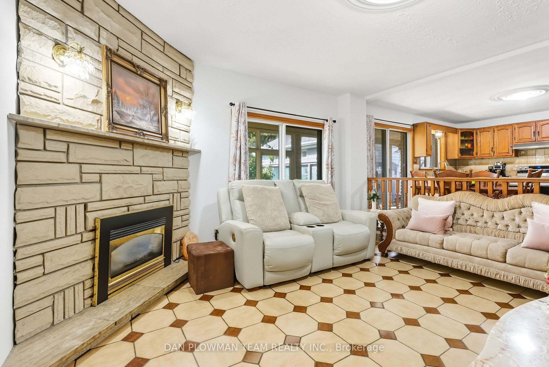 Photo 17 of 292 Gibbons Street, Oshawa, McLaughlin — HOMEH