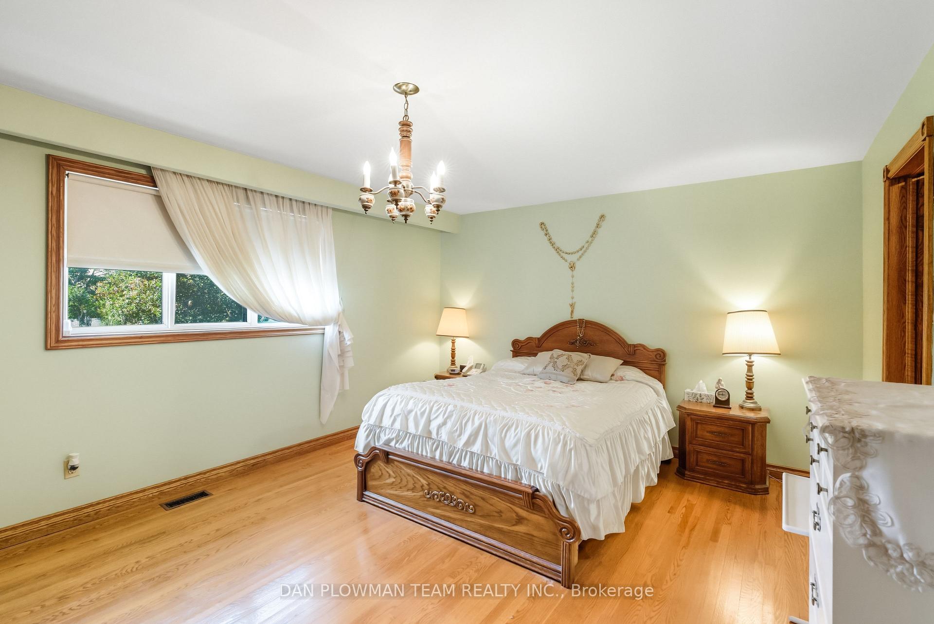 Photo 18 of 292 Gibbons Street, Oshawa, McLaughlin — HOMEH