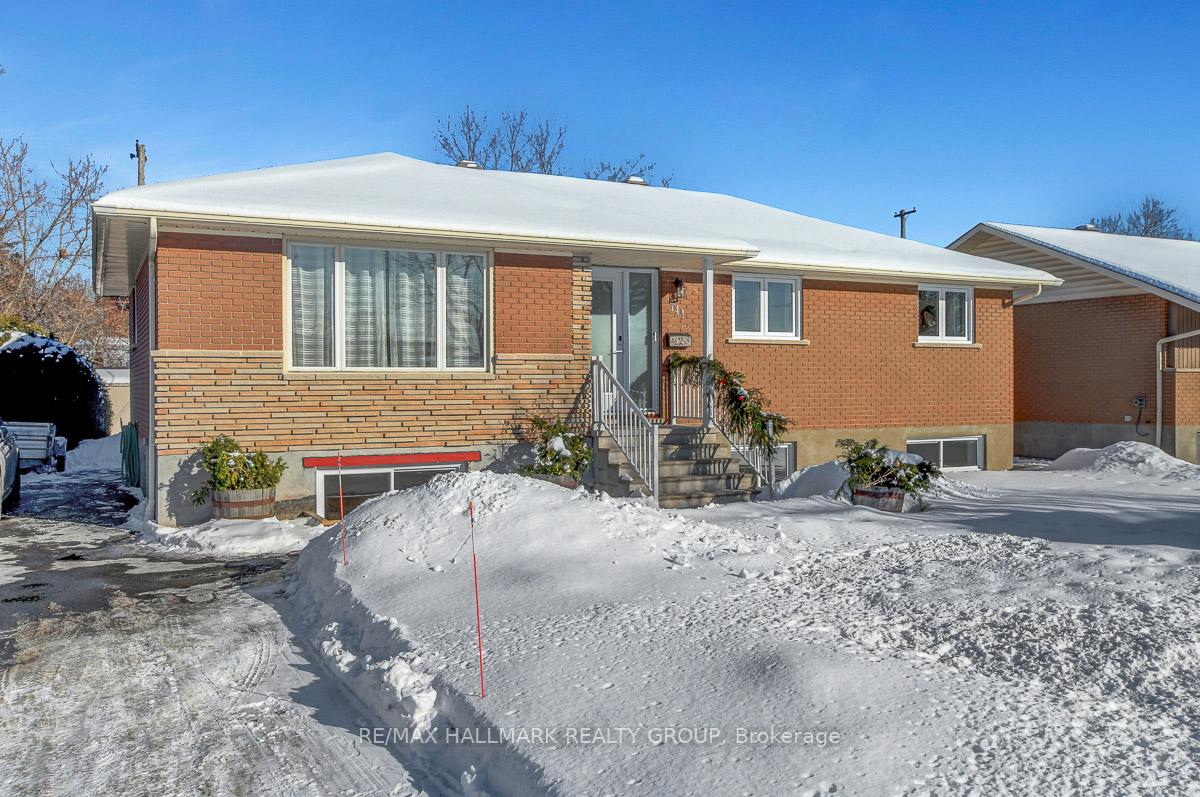 Photo 1 of Unit B, 741 Claude Street, Ottawa, Castle Heights/Rideau High — HOMEH