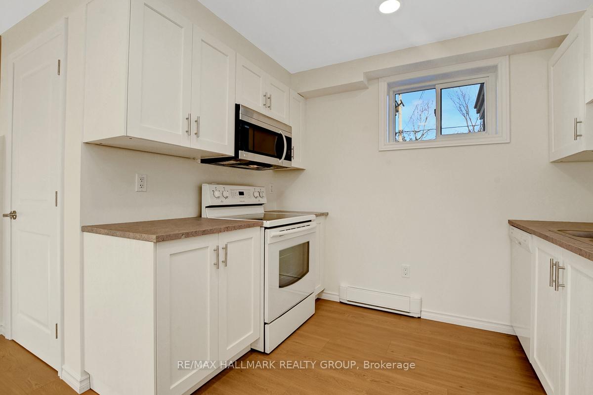 Photo 6 of Unit B, 741 Claude Street, Ottawa, Castle Heights/Rideau High — HOMEH
