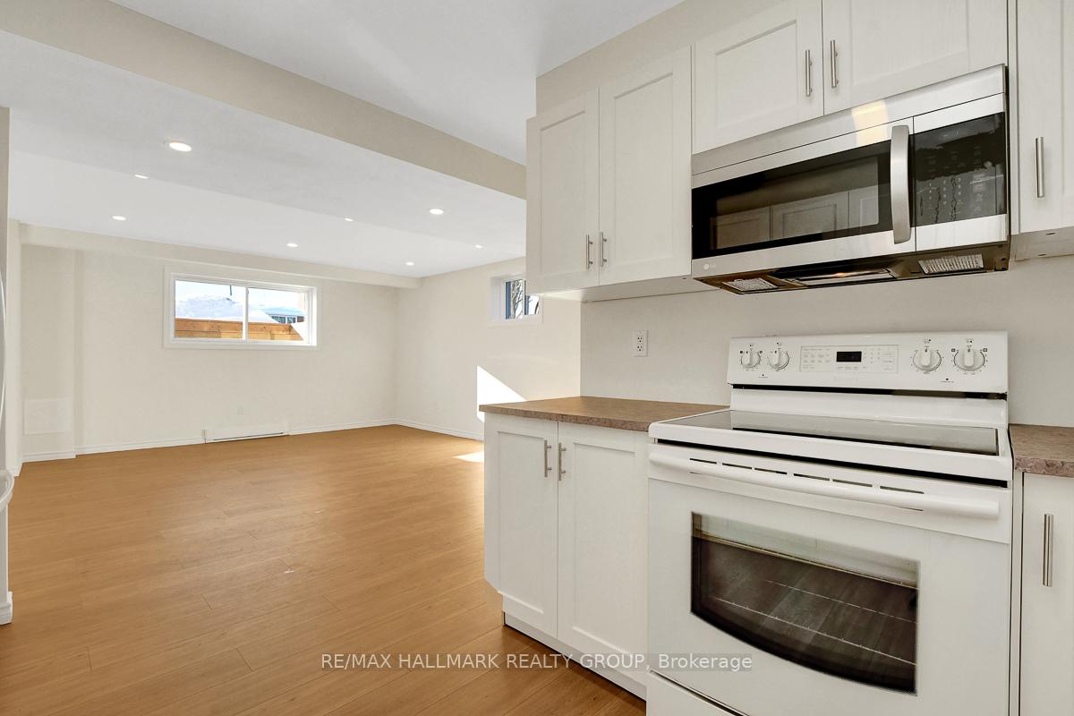 Photo 7 of Unit B, 741 Claude Street, Ottawa, Castle Heights/Rideau High — HOMEH