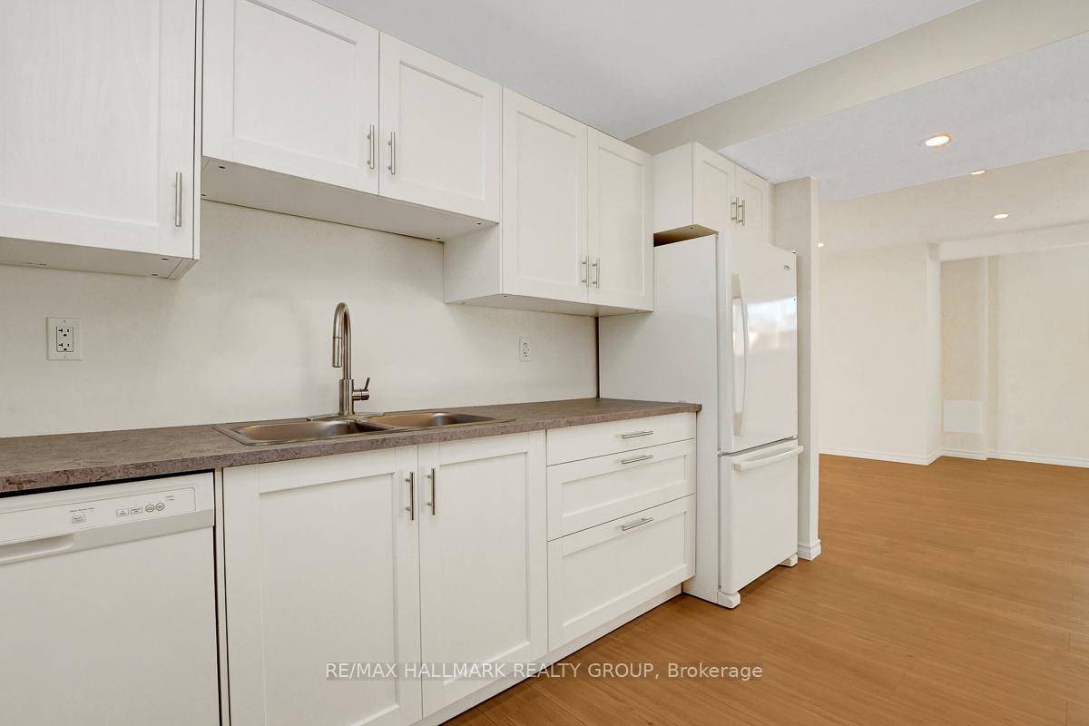Photo 8 of Unit B, 741 Claude Street, Ottawa, Castle Heights/Rideau High — HOMEH