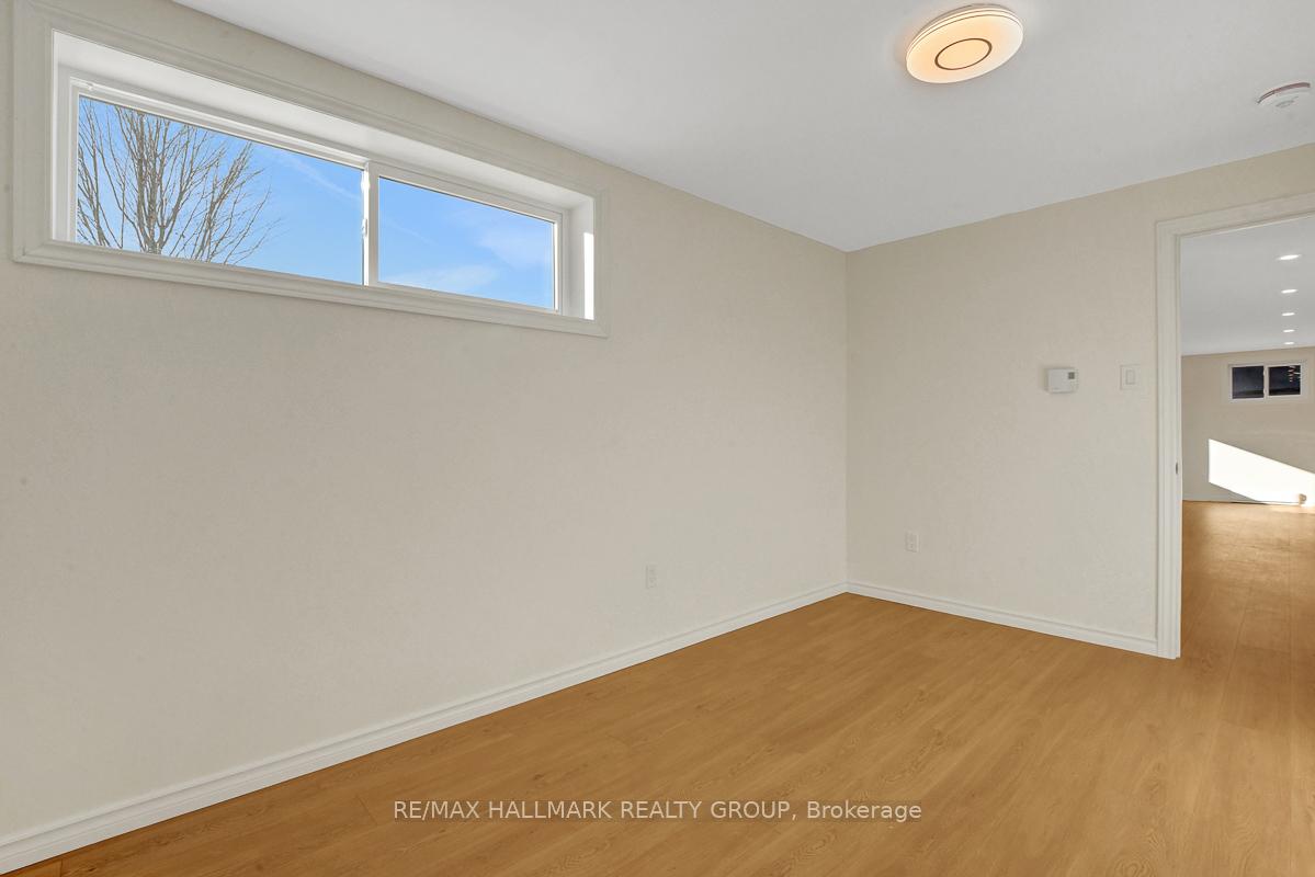 Photo 13 of Unit B, 741 Claude Street, Ottawa, Castle Heights/Rideau High — HOMEH