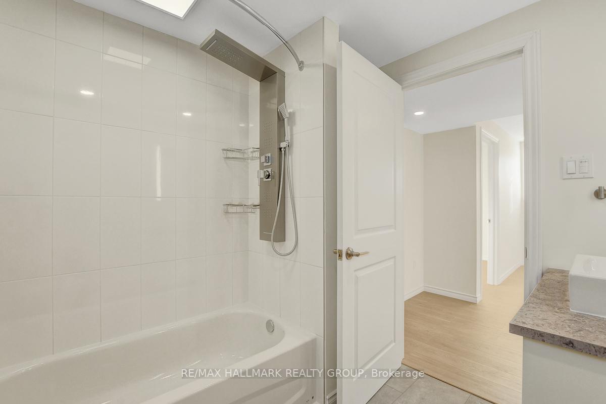 Photo 18 of Unit B, 741 Claude Street, Ottawa, Castle Heights/Rideau High — HOMEH
