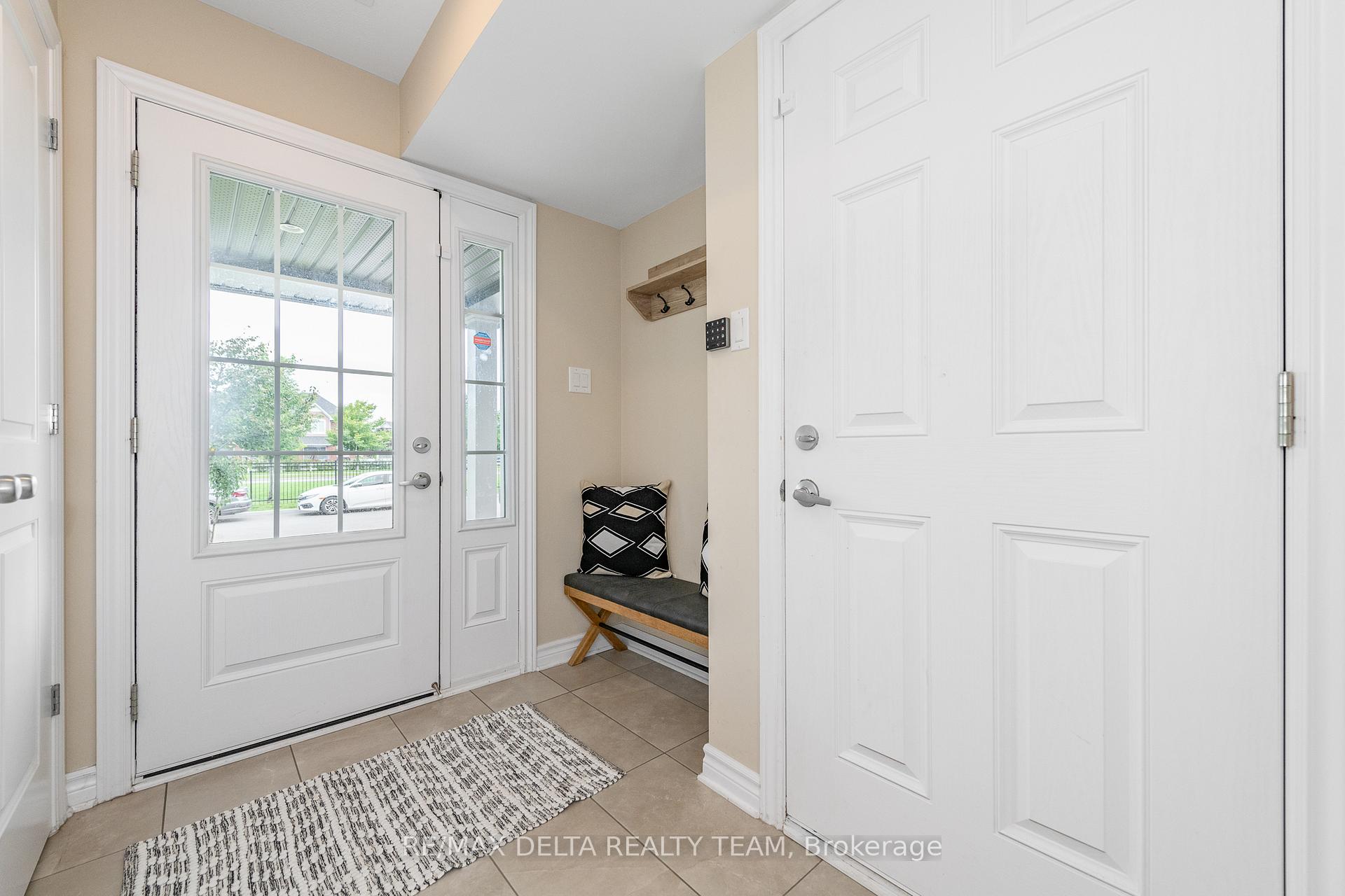 Photo 3 of 203 Yellowcress Way, Ottawa, Avalon West — HOMEH
