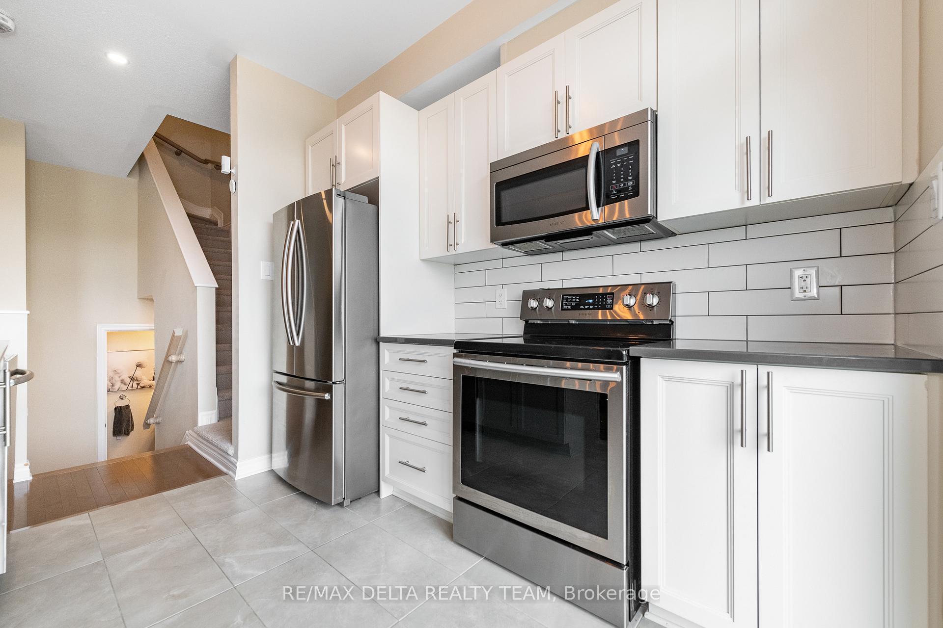 Photo 14 of 203 Yellowcress Way, Ottawa, Avalon West — HOMEH