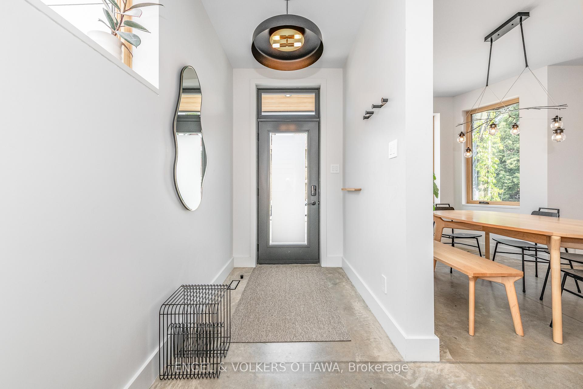 Photo 3 of 120 Frank Street, Ottawa, Ottawa Centre/Golden Triangle — HOMEH