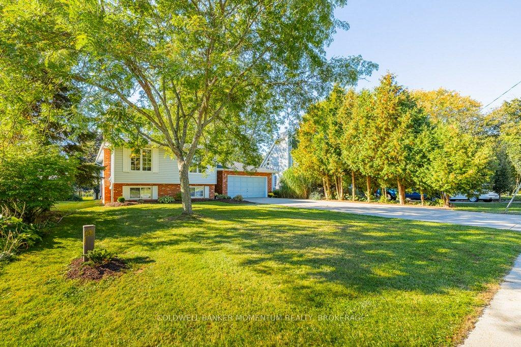 Photo 2 of 738 Welland Road, Pelham, Fenwick — HOMEH