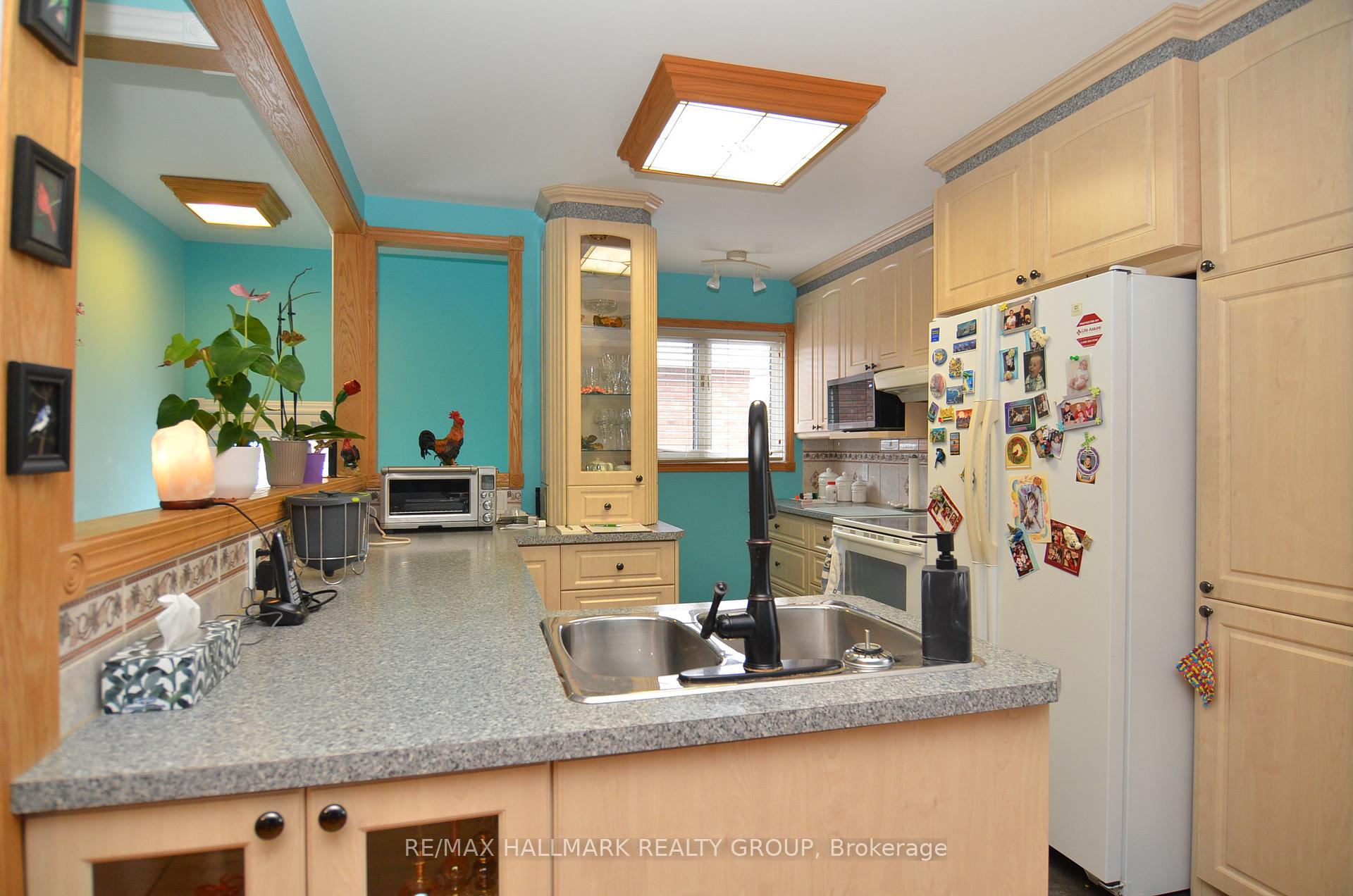 Photo 8 of 686 Cummings Avenue, Ottawa, Castle Heights/Rideau High — HOMEH
