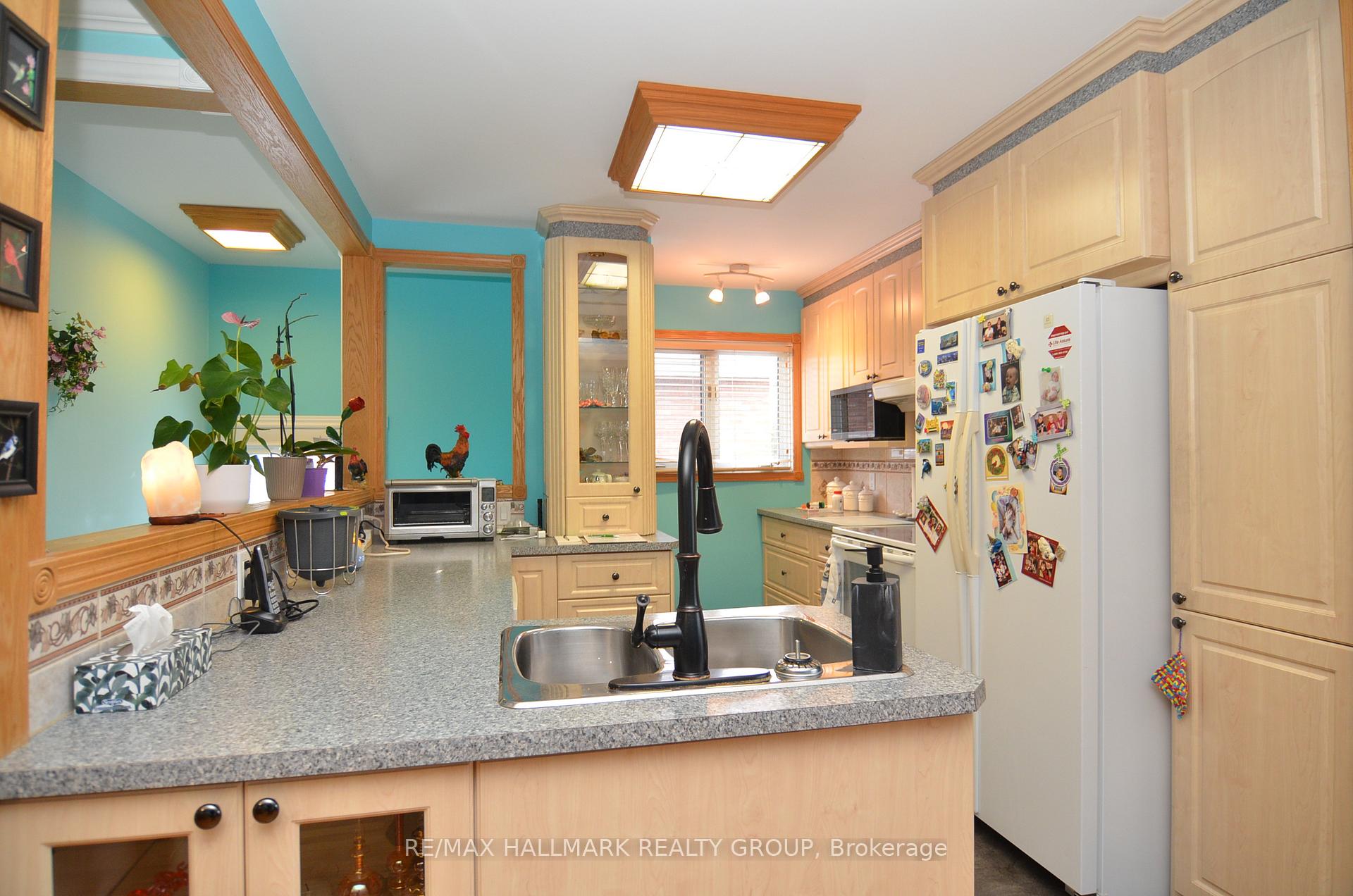 Photo 9 of 686 Cummings Avenue, Ottawa, Castle Heights/Rideau High — HOMEH
