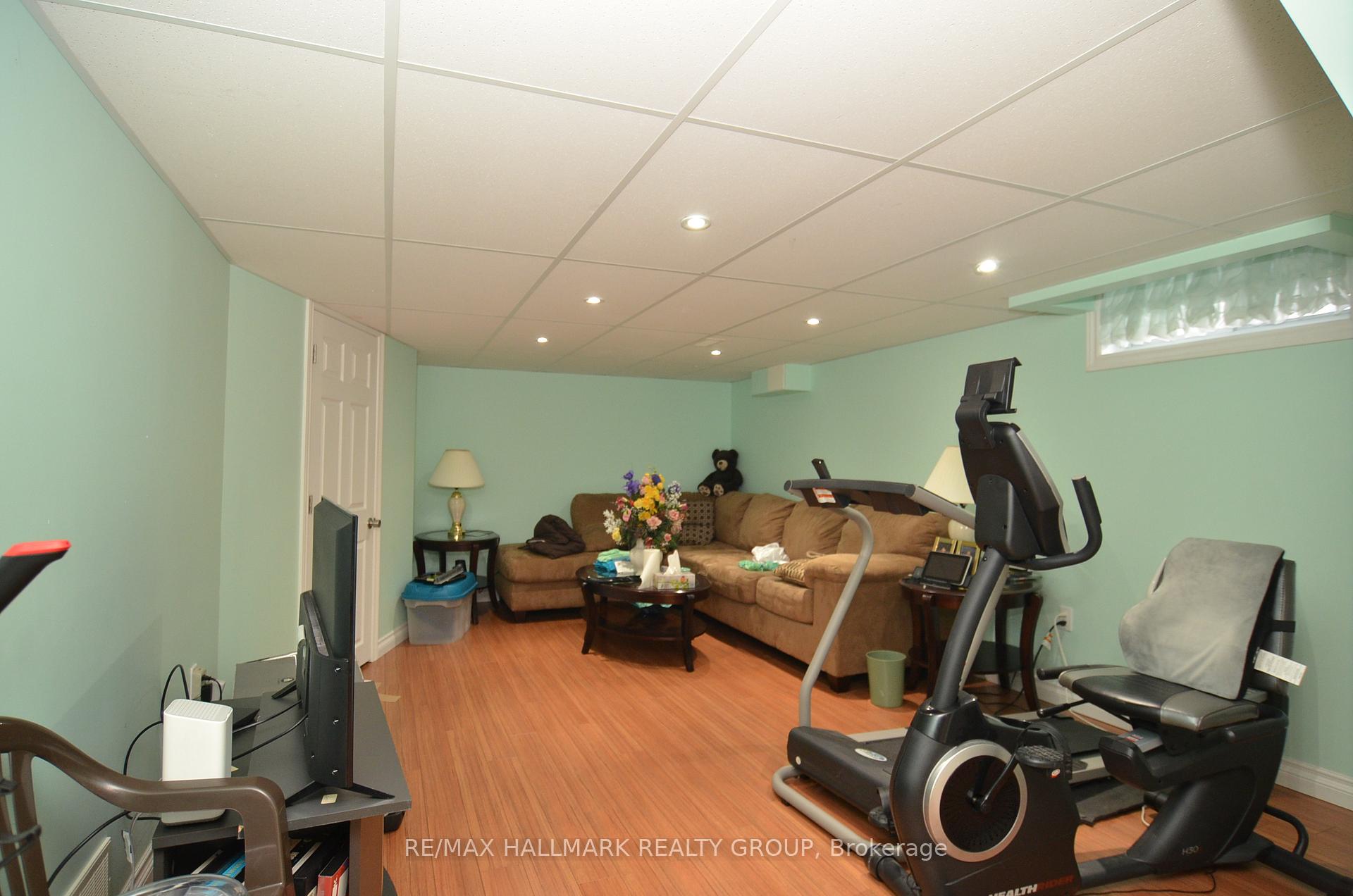 Photo 14 of 686 Cummings Avenue, Ottawa, Castle Heights/Rideau High — HOMEH