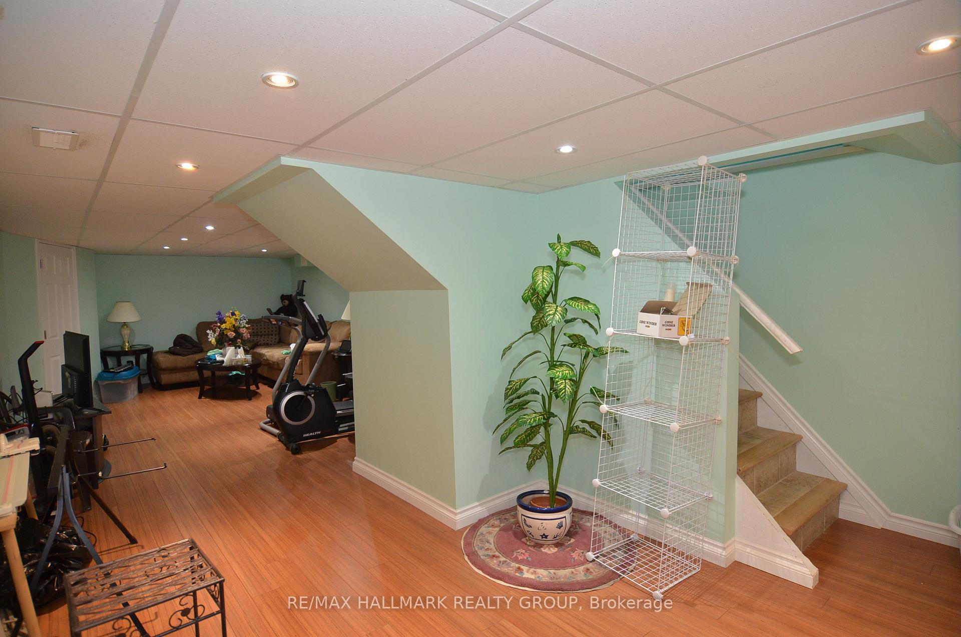 Photo 16 of 686 Cummings Avenue, Ottawa, Castle Heights/Rideau High — HOMEH