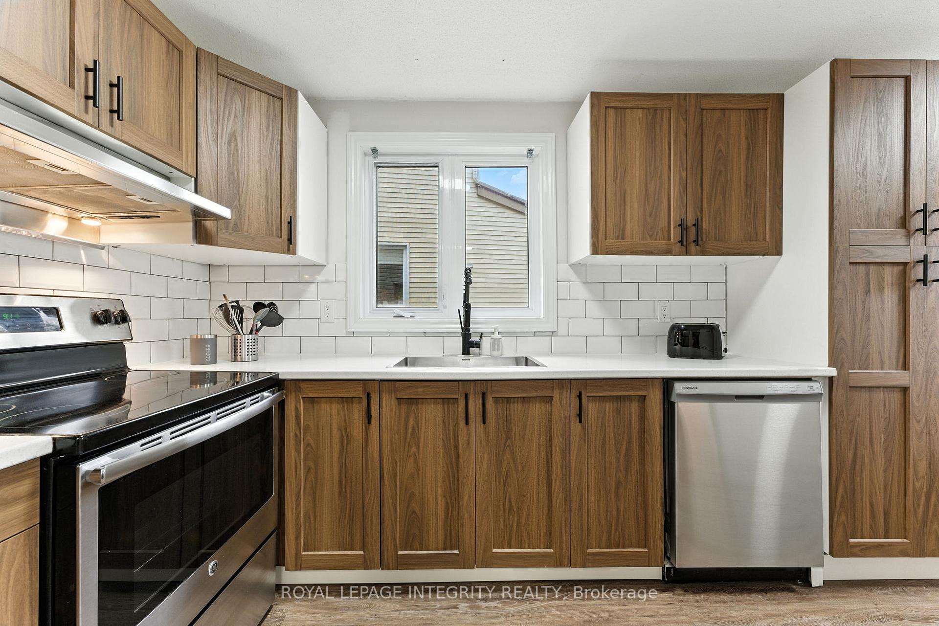 Photo 12 of 7900 Decarie Drive, Ottawa, Orleans Wood — HOMEH