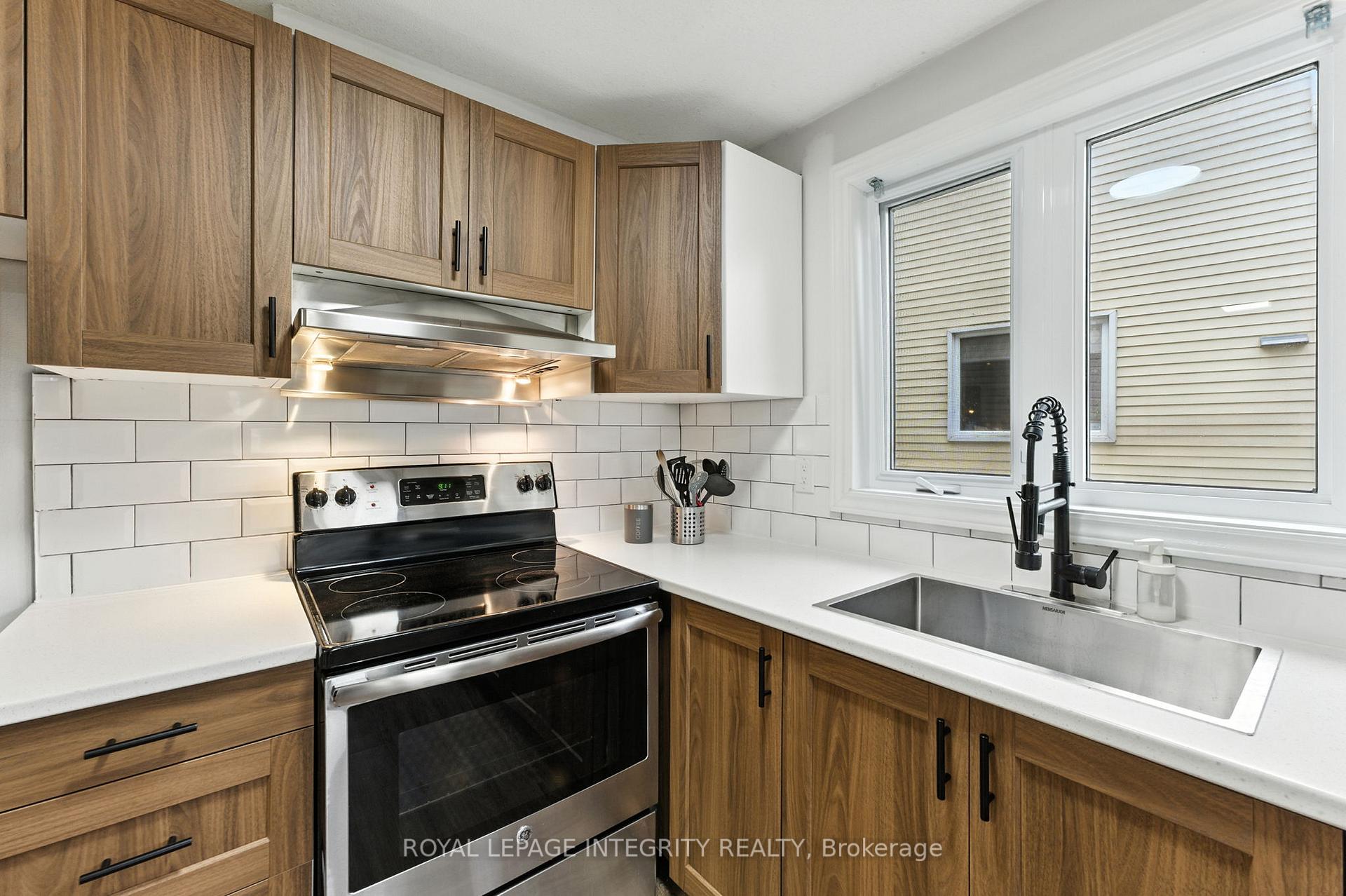 Photo 13 of 7900 Decarie Drive, Ottawa, Orleans Wood — HOMEH