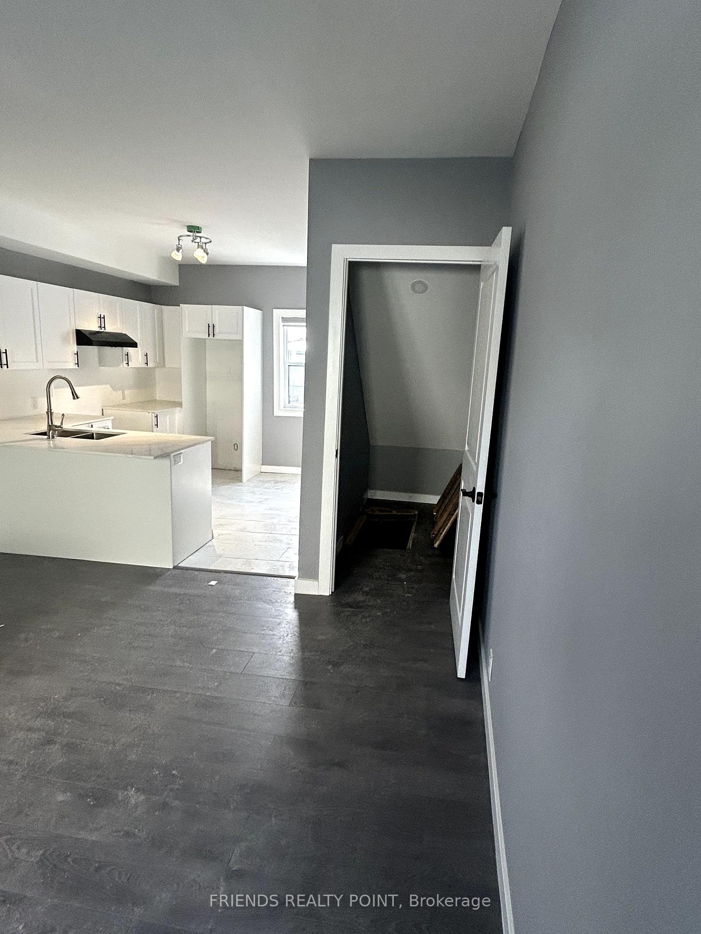 Photo 4 of Unit 2, 101 Coldwater Road W, Orillia — HOMEH