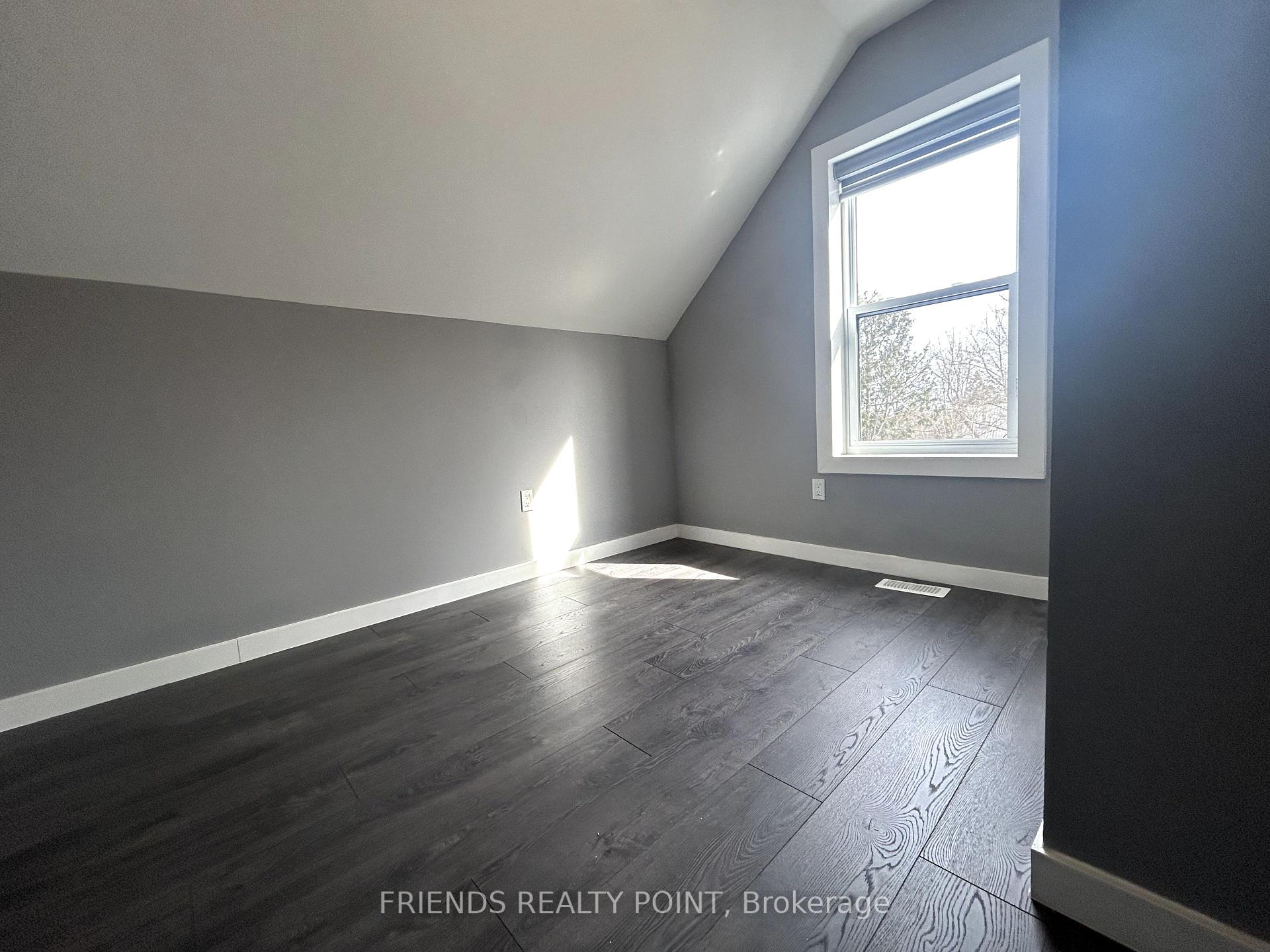 Photo 6 of Unit 2, 101 Coldwater Road W, Orillia — HOMEH