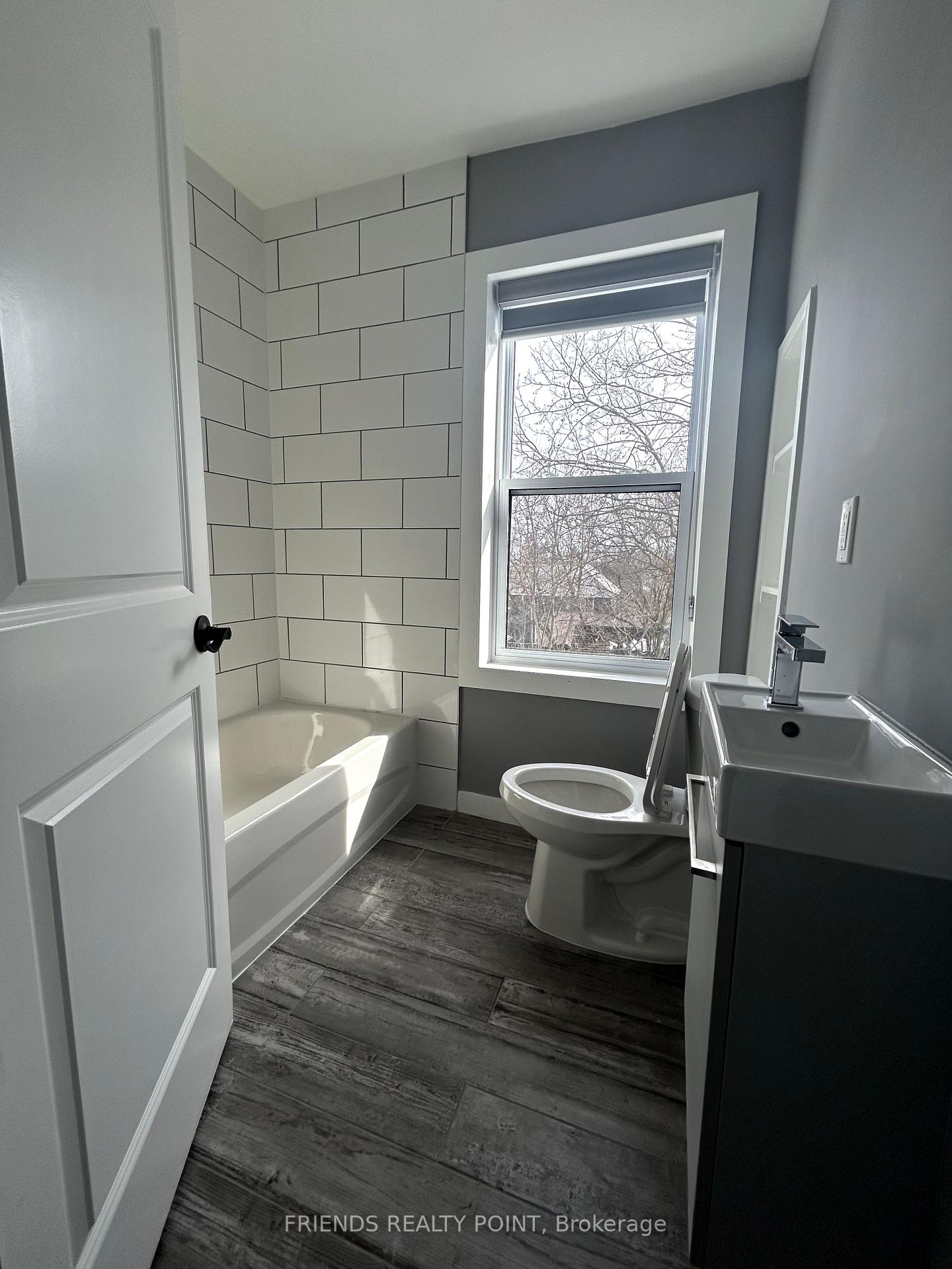 Photo 9 of Unit 2, 101 Coldwater Road W, Orillia — HOMEH