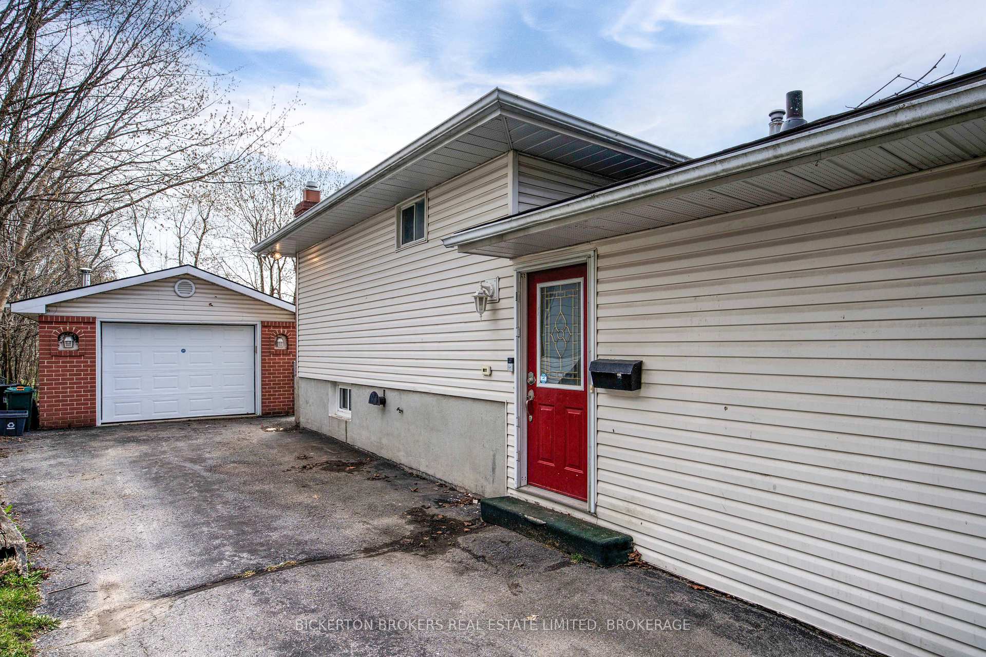 Photo 3 of 99 Calderwood Drive, Kingston, Central City West — HOMEH