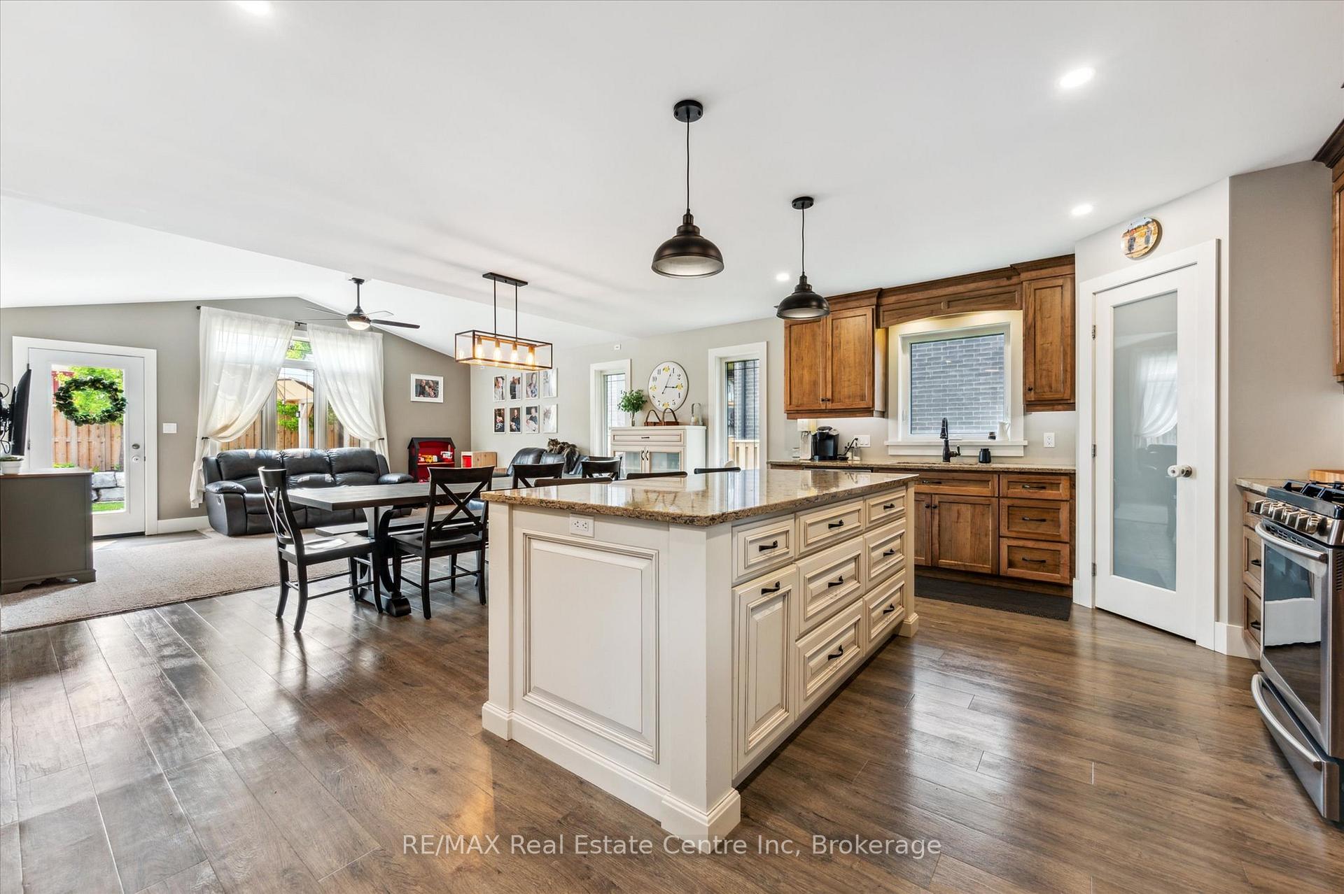 Photo 7 of 91 Gerber Drive, Perth East, Milverton — HOMEH