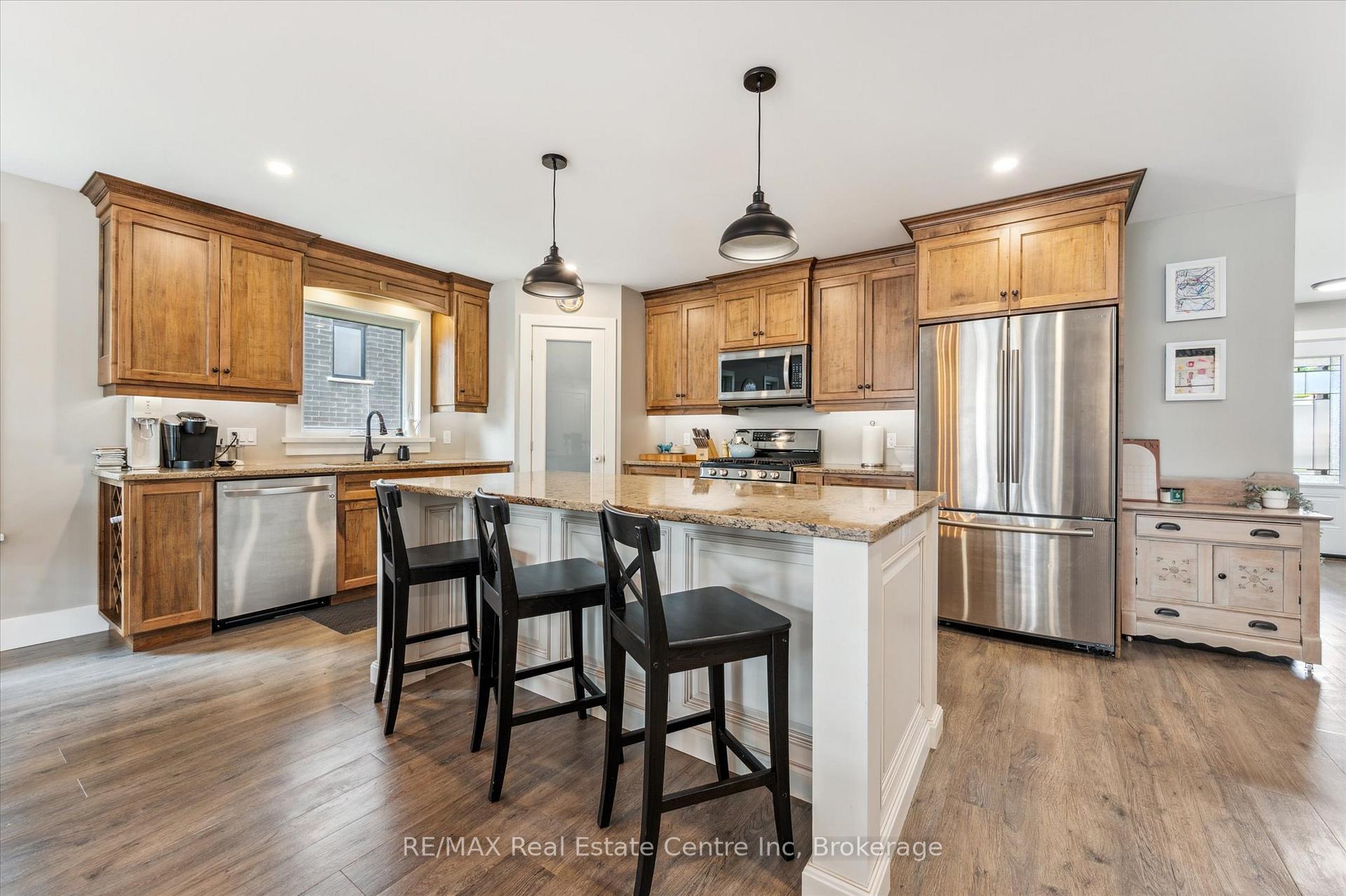 Photo 8 of 91 Gerber Drive, Perth East, Milverton — HOMEH