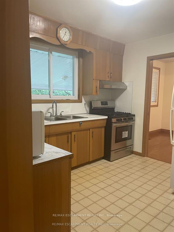 Photo 2 of 4327 Mitchell Avenue, Niagara Falls, Morrison — HOMEH