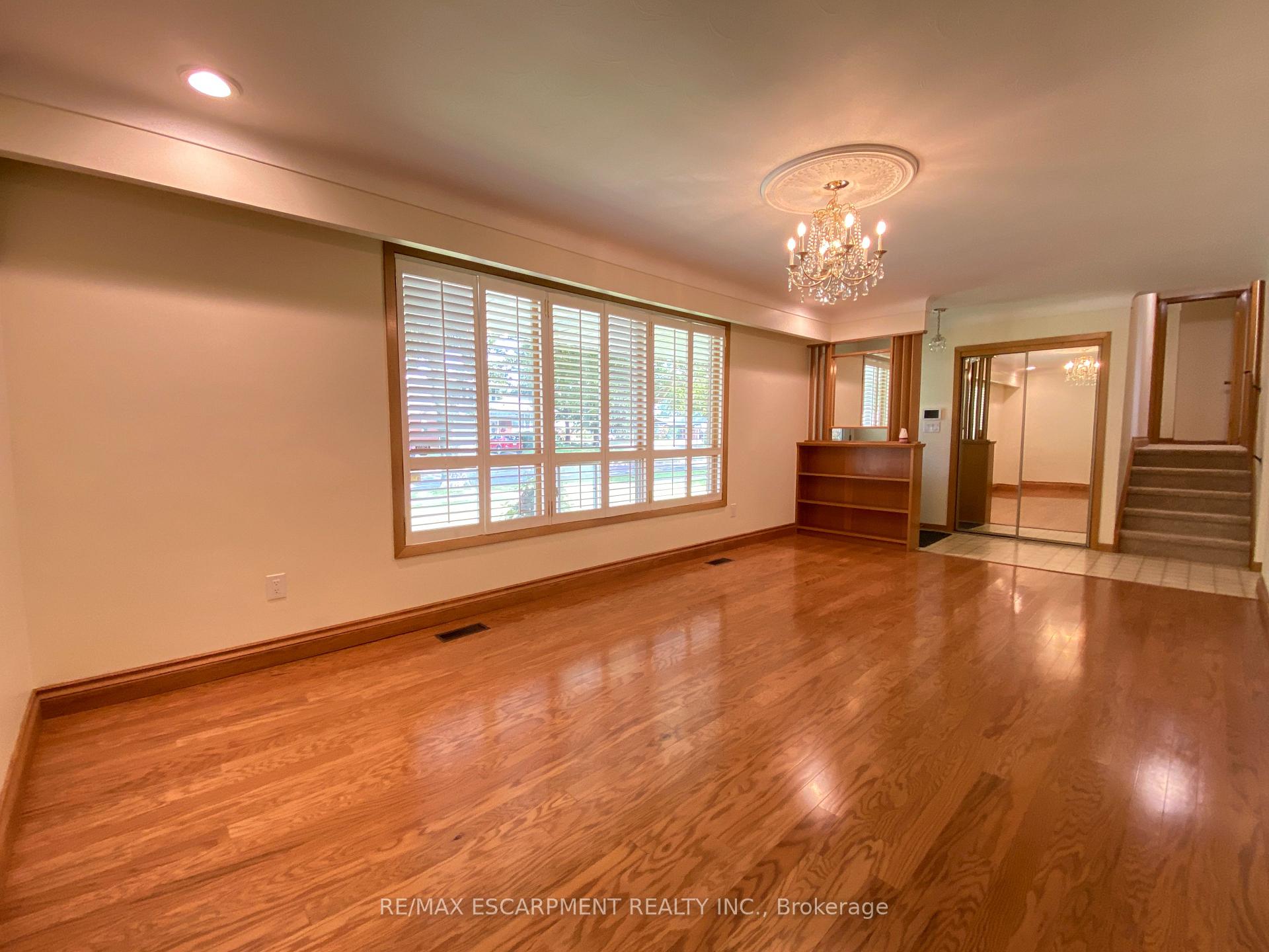 Photo 6 of 4327 Mitchell Avenue, Niagara Falls, Morrison — HOMEH