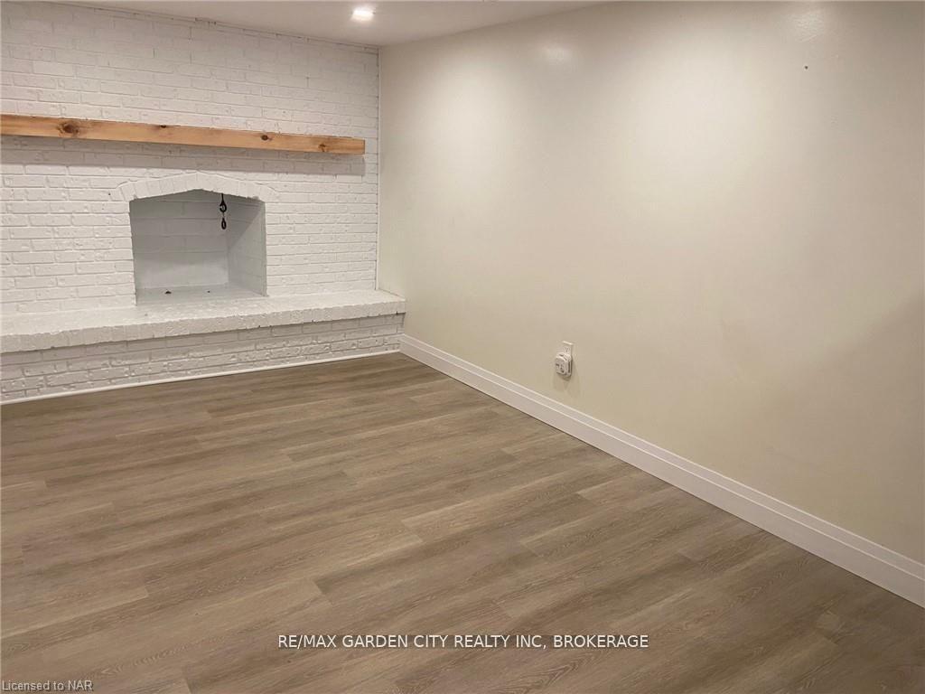 Photo 10 of Unit Lower, 4 Lorimer Street, Pelham, Fonthill — HOMEH