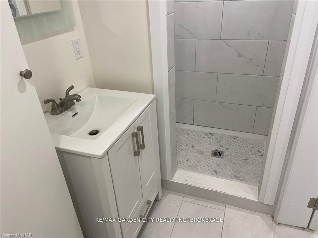 Photo 24 of Unit Lower, 4 Lorimer Street, Pelham, Fonthill — HOMEH