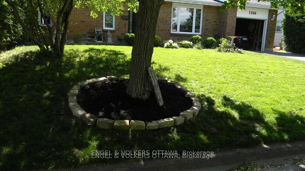 Photo 2 of 1266 Alloway Crescent, Ottawa, Carson Meadows — HOMEH