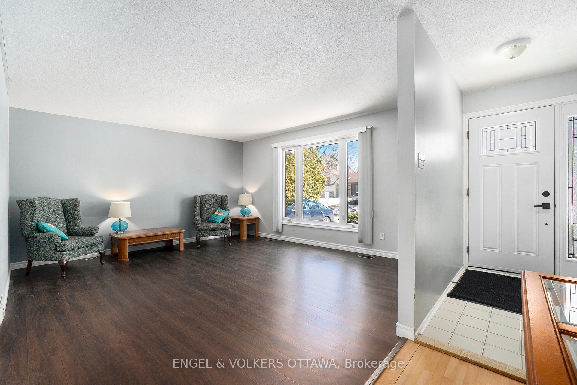 Photo 4 of 1266 Alloway Crescent, Ottawa, Carson Meadows — HOMEH