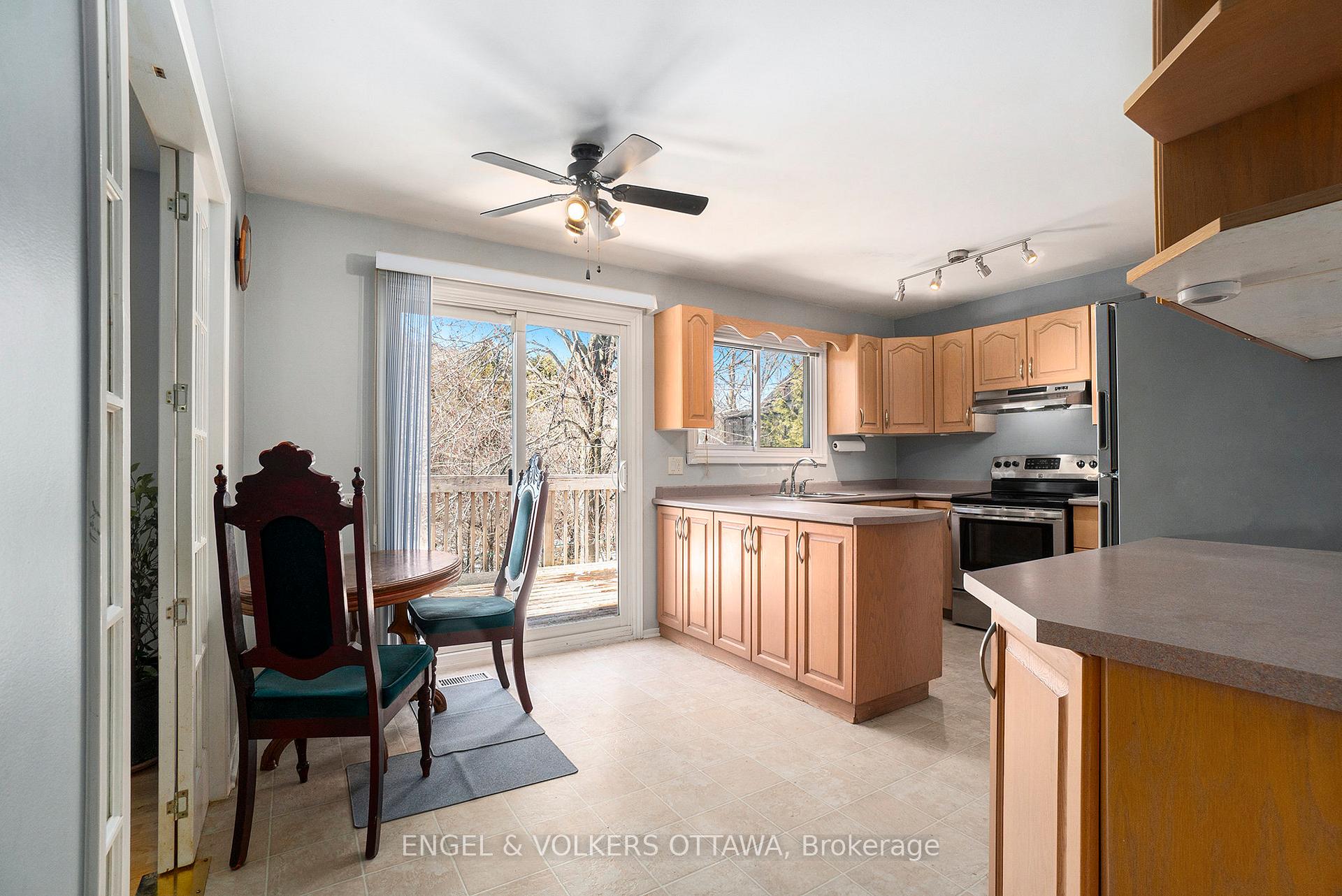 Photo 11 of 1266 Alloway Crescent, Ottawa, Carson Meadows — HOMEH