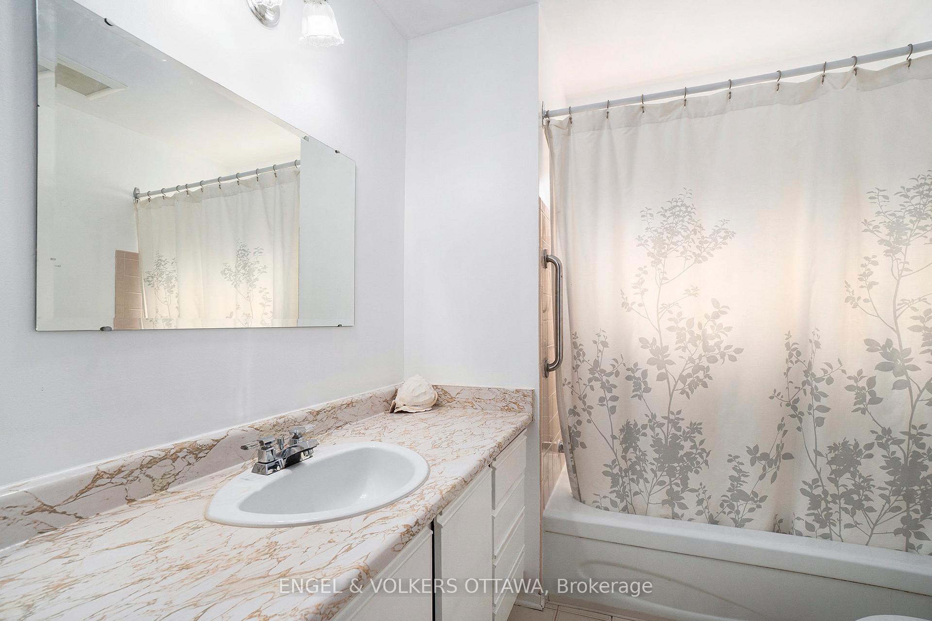 Photo 15 of 1266 Alloway Crescent, Ottawa, Carson Meadows — HOMEH