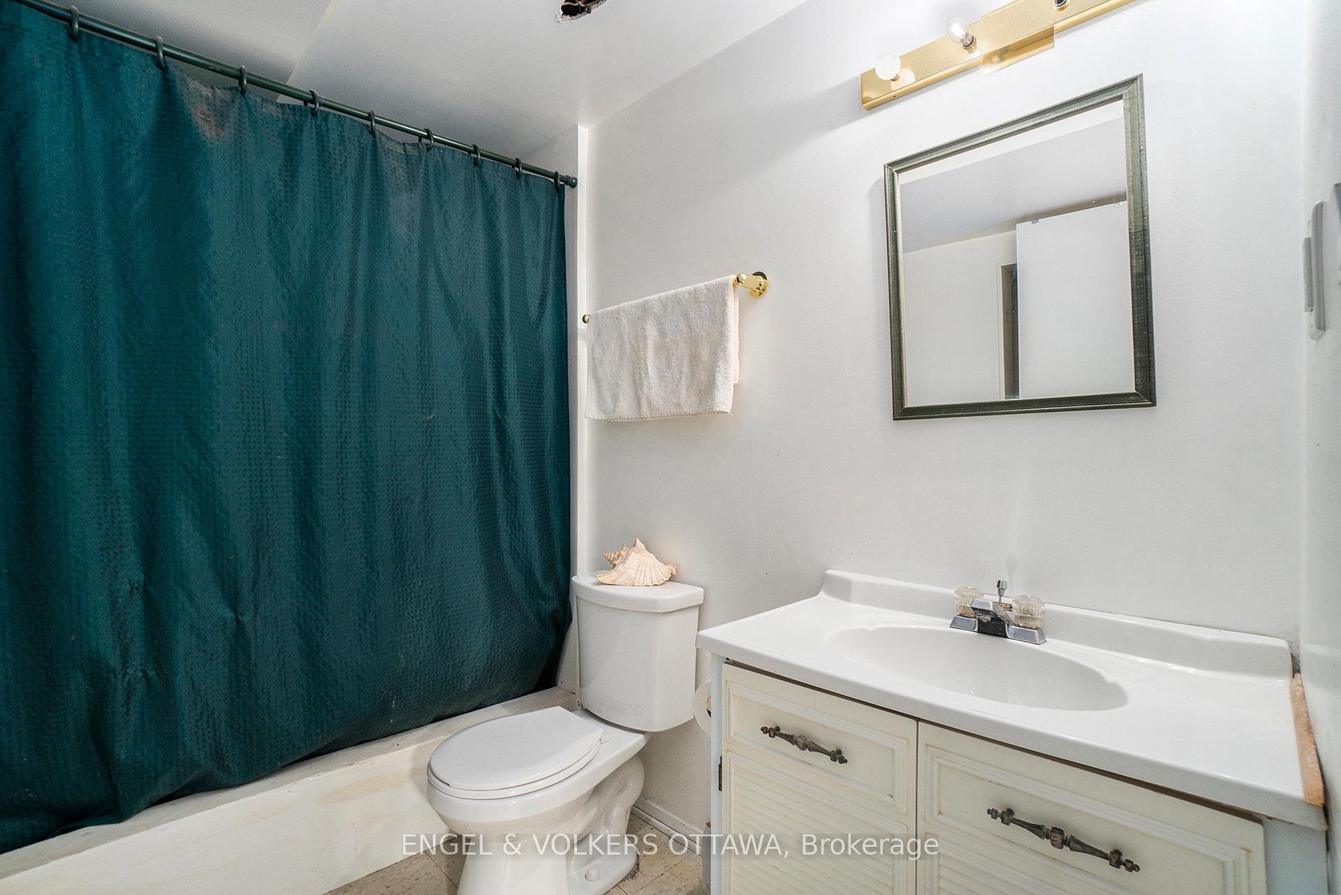 Photo 18 of 1266 Alloway Crescent, Ottawa, Carson Meadows — HOMEH