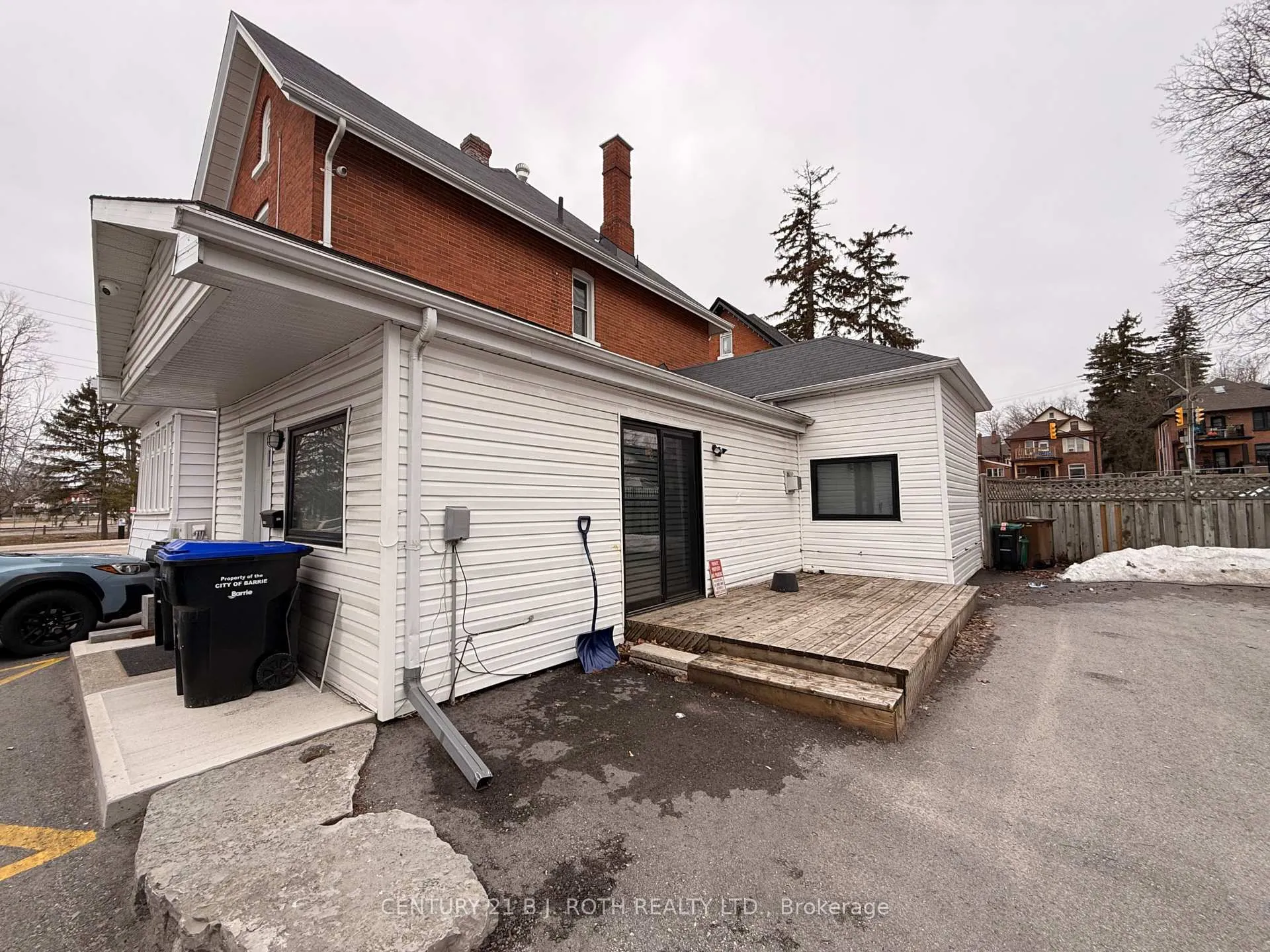 Photo 2 of Unit Back unit, 109 Toronto Street, Barrie, City Centre — HOMEH