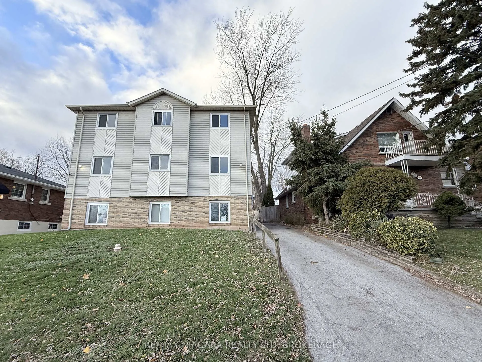 Front of 5519 Ontario Avenue