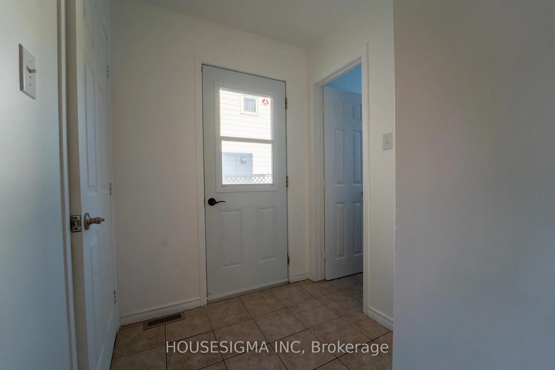 Photo 12 of 1767 Bonaventure Terrace, Ottawa, Convent Glen South — HOMEH