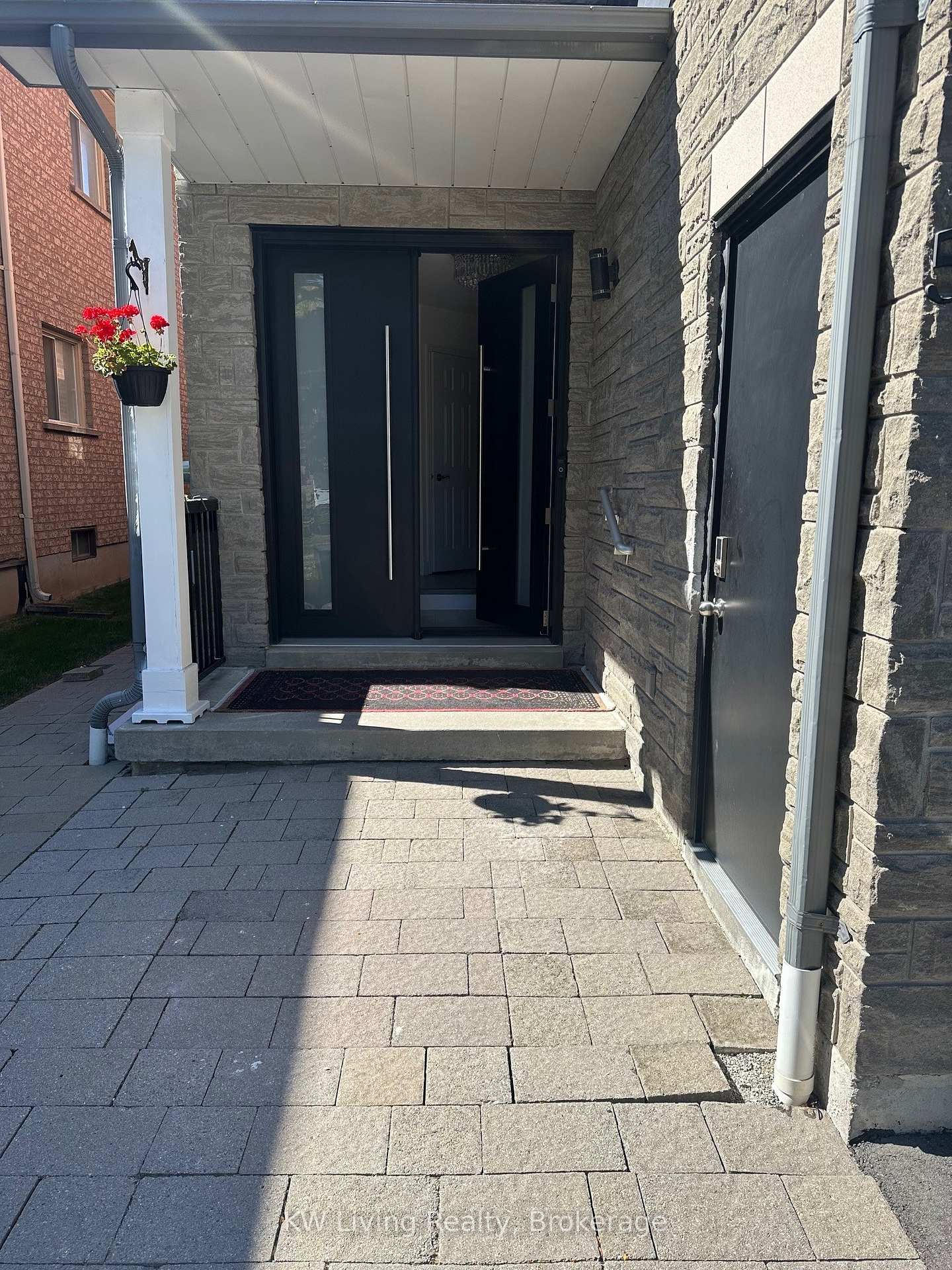 Photo 1 of Unit Lower, 562 Skinner Avenue, Newmarket, Stonehaven-Wyndham — HOMEH