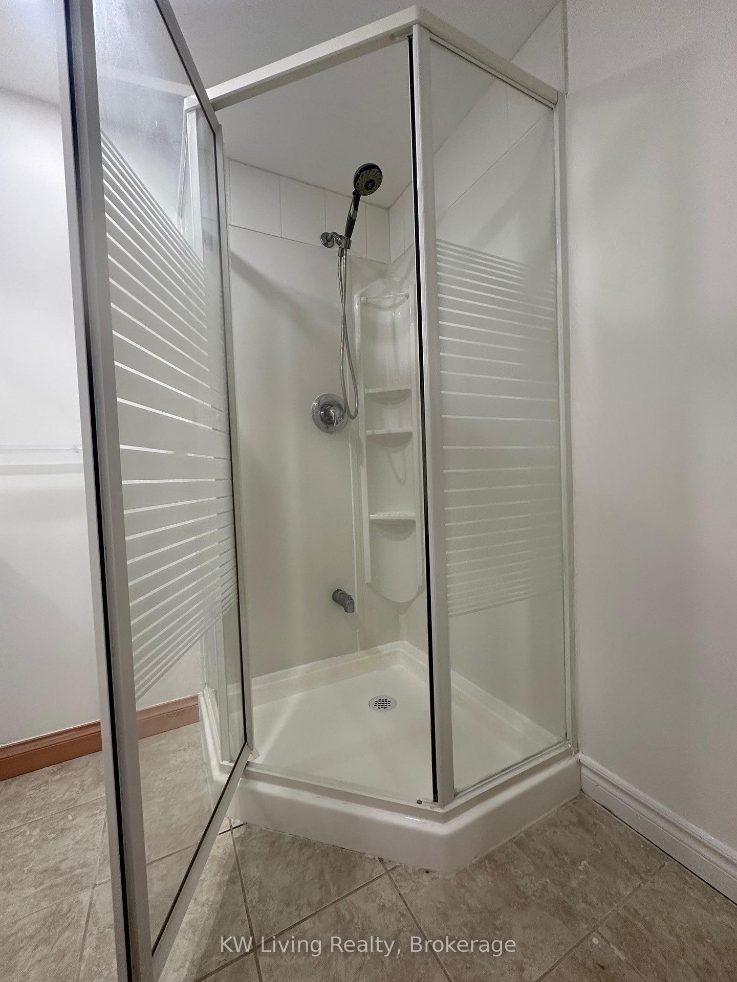 Photo 14 of Unit Lower, 562 Skinner Avenue, Newmarket, Stonehaven-Wyndham — HOMEH