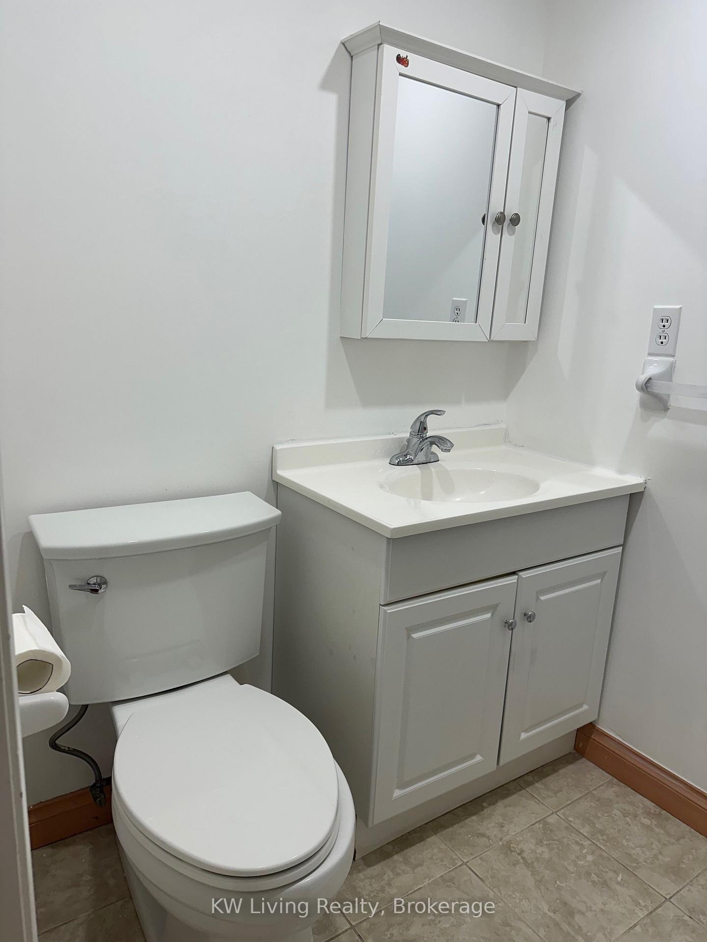 Photo 15 of Unit Lower, 562 Skinner Avenue, Newmarket, Stonehaven-Wyndham — HOMEH