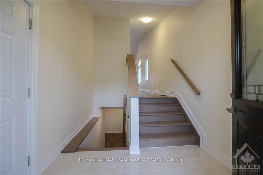 Photo 2 of 36 Senators Gate Drive, Perth — HOMEH
