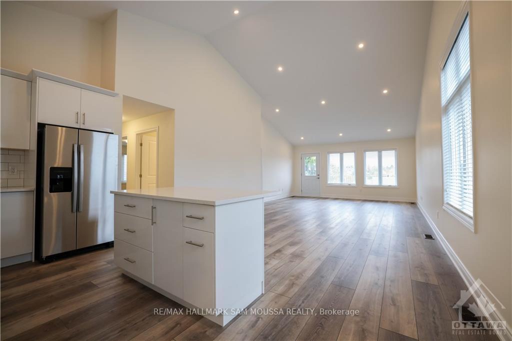 Photo 4 of 36 Senators Gate Drive, Perth — HOMEH