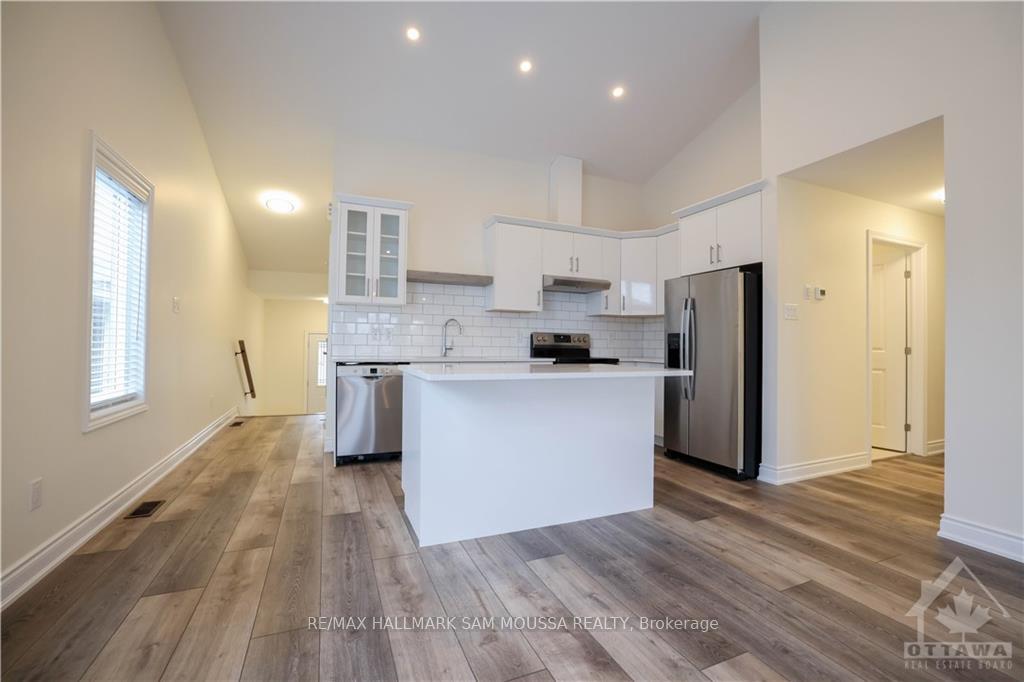 Photo 5 of 36 Senators Gate Drive, Perth — HOMEH