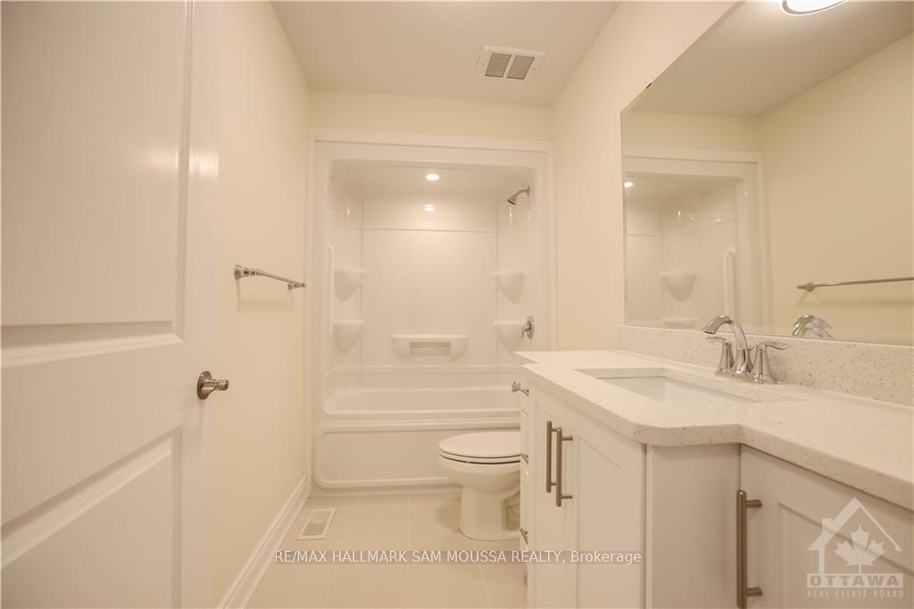 Photo 12 of 36 Senators Gate Drive, Perth — HOMEH
