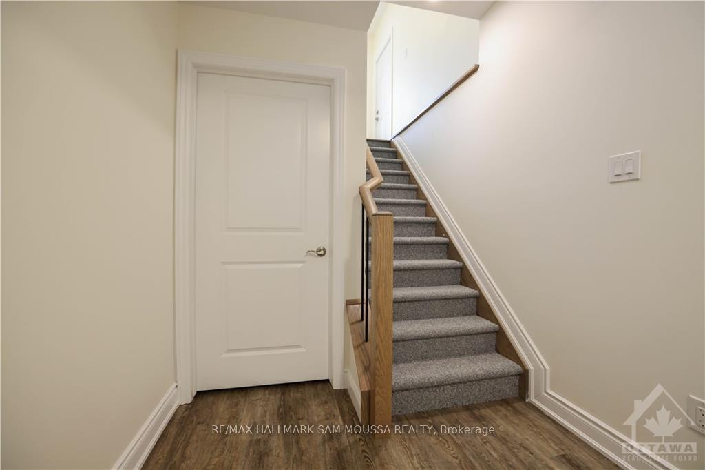 Photo 15 of 36 Senators Gate Drive, Perth — HOMEH