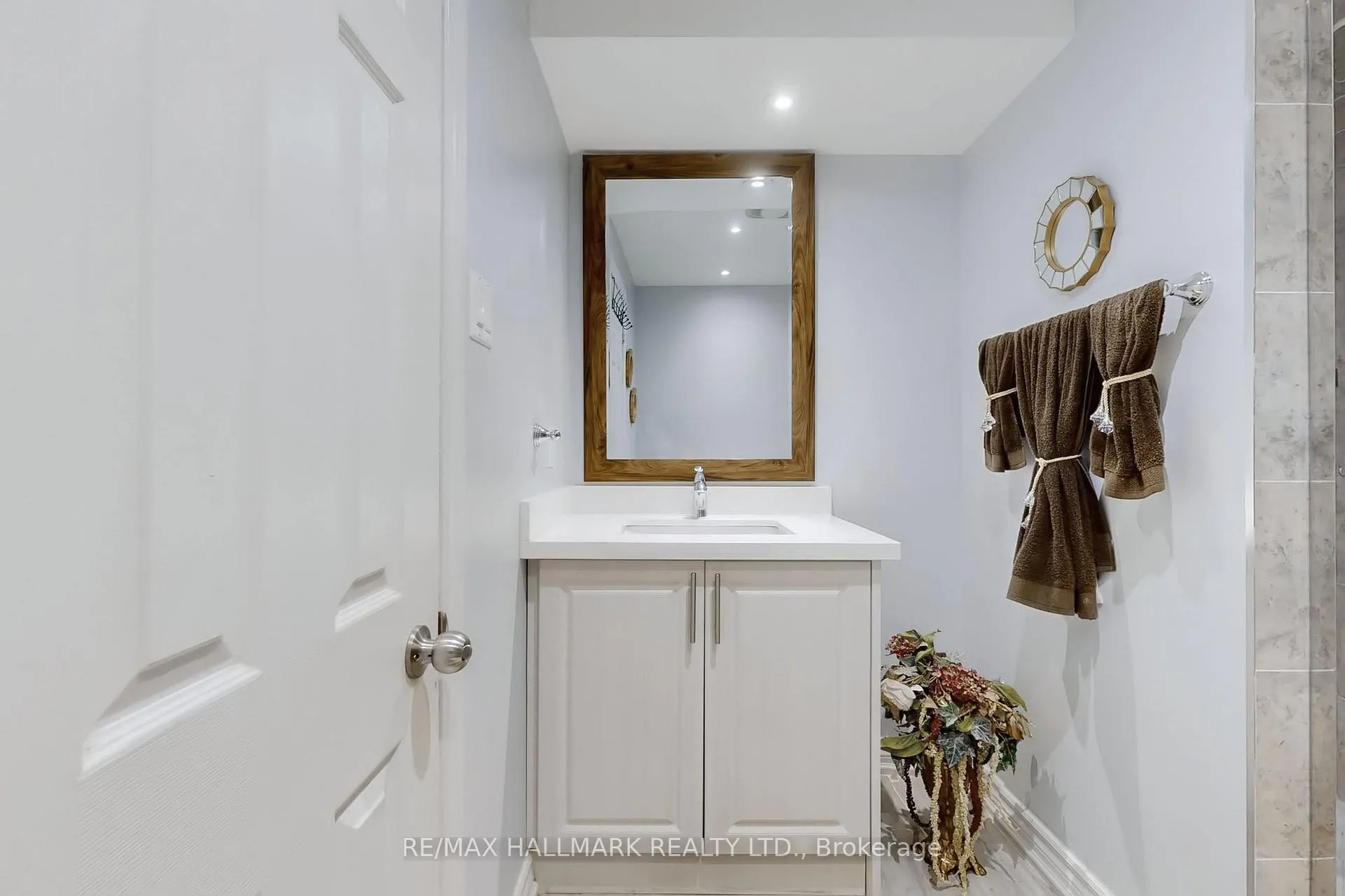Photo 38 of 6 Blytheway Gate, Ajax, Northeast Ajax — HOMEH