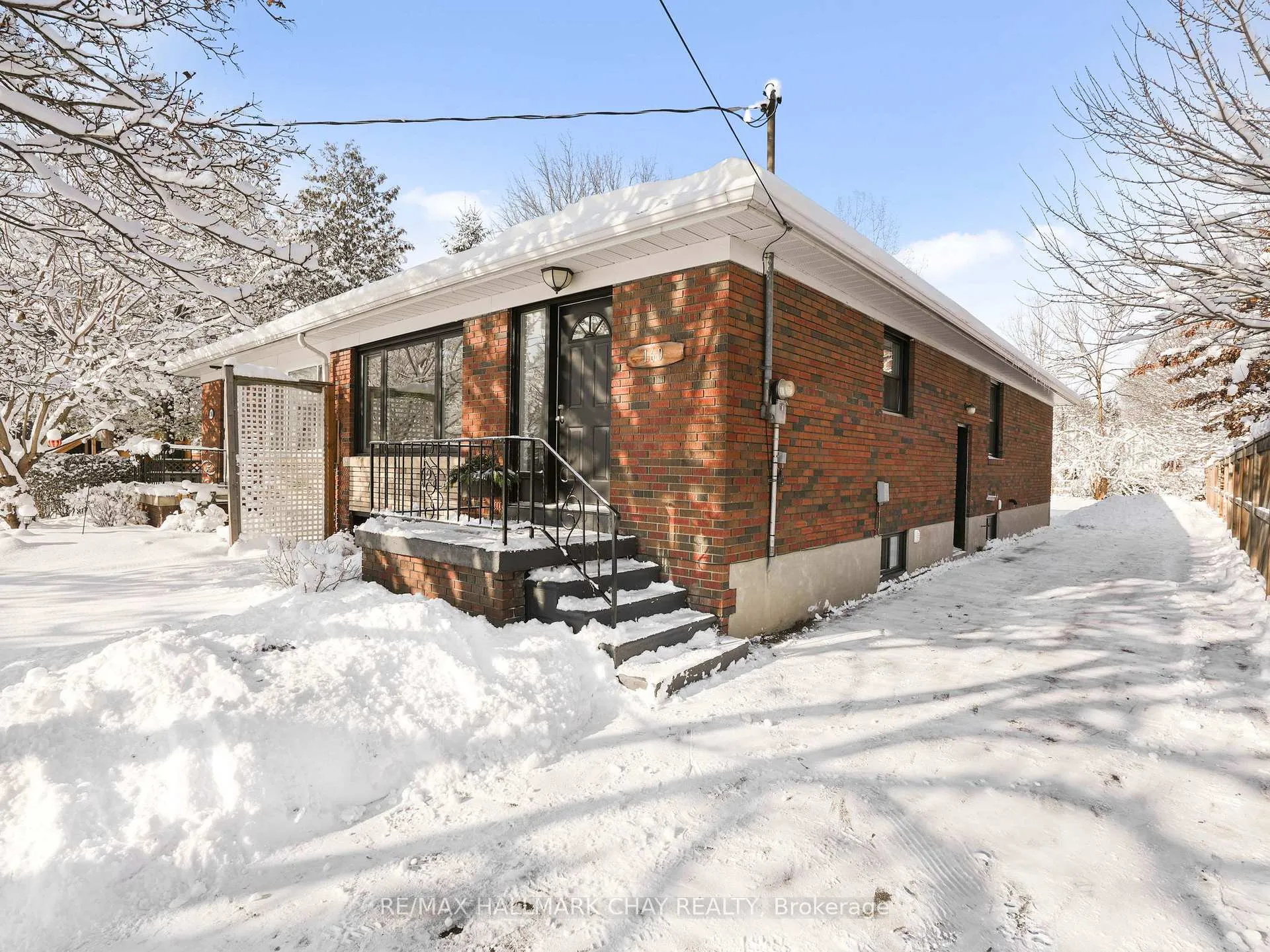 Photo 2 of 160 Nelson Street E, New Tecumseth, Alliston — HOMEH