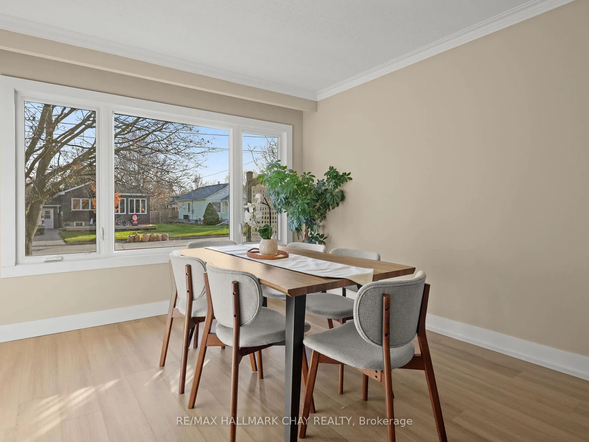Photo 20 of 160 Nelson Street E, New Tecumseth, Alliston — HOMEH
